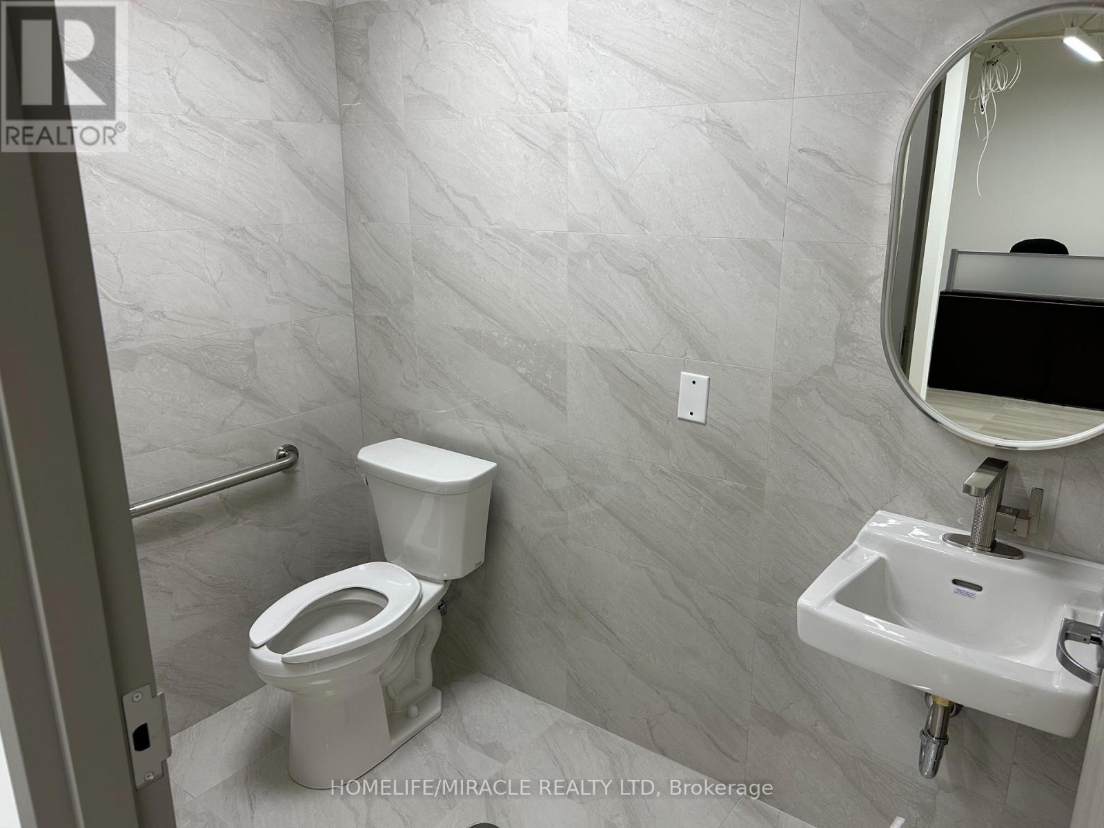 2 (Upper Level) - 2001 Albion Road, Toronto, Ontario  M9W 6V6 - Photo 14 - W12301291