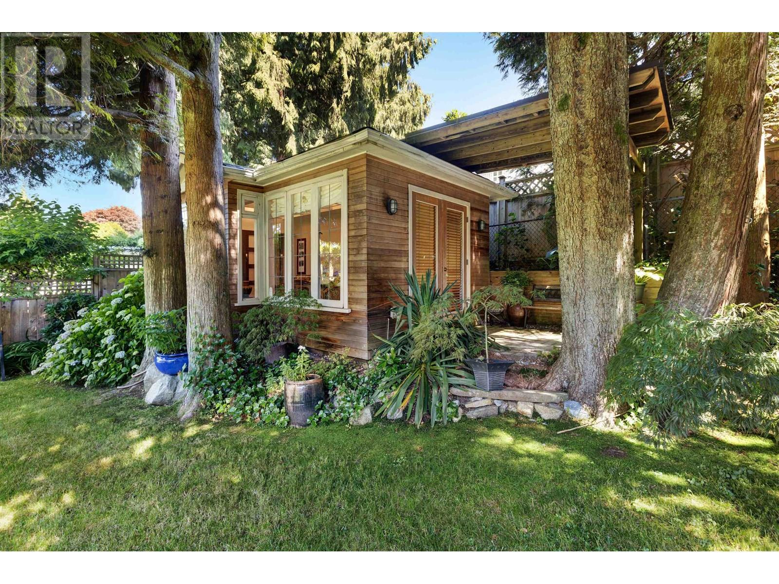 670 Montroyal Boulevard, North Vancouver, British Columbia  V7R 2G3 - Photo 32 - R3009726
