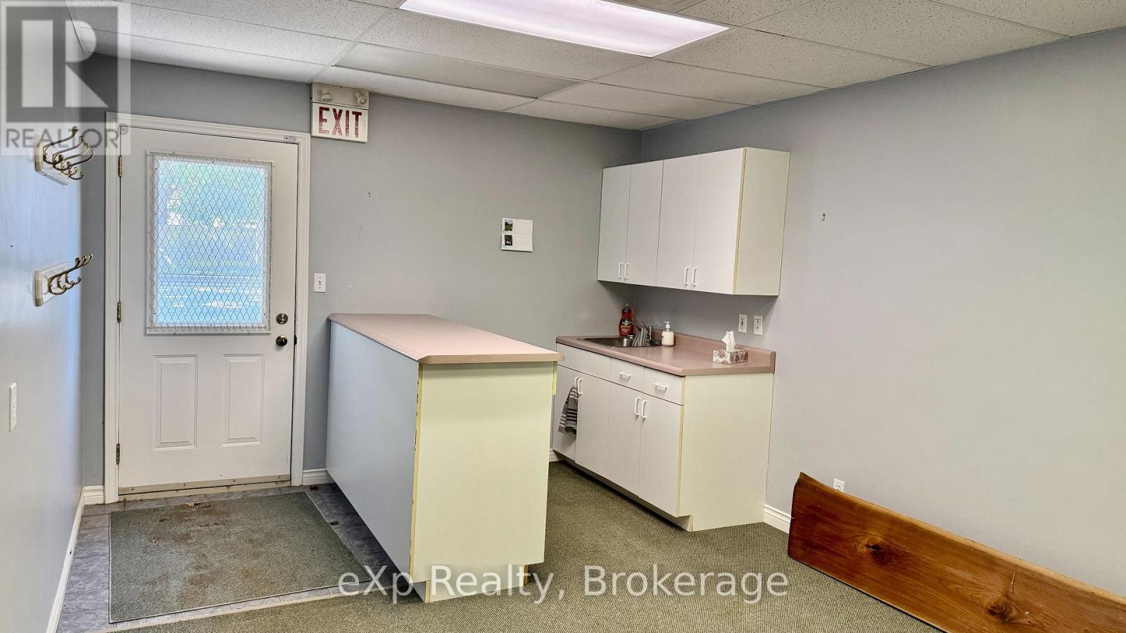 414 10th Street, Hanover, Ontario  N4N 1P6 - Photo 12 - X12302742