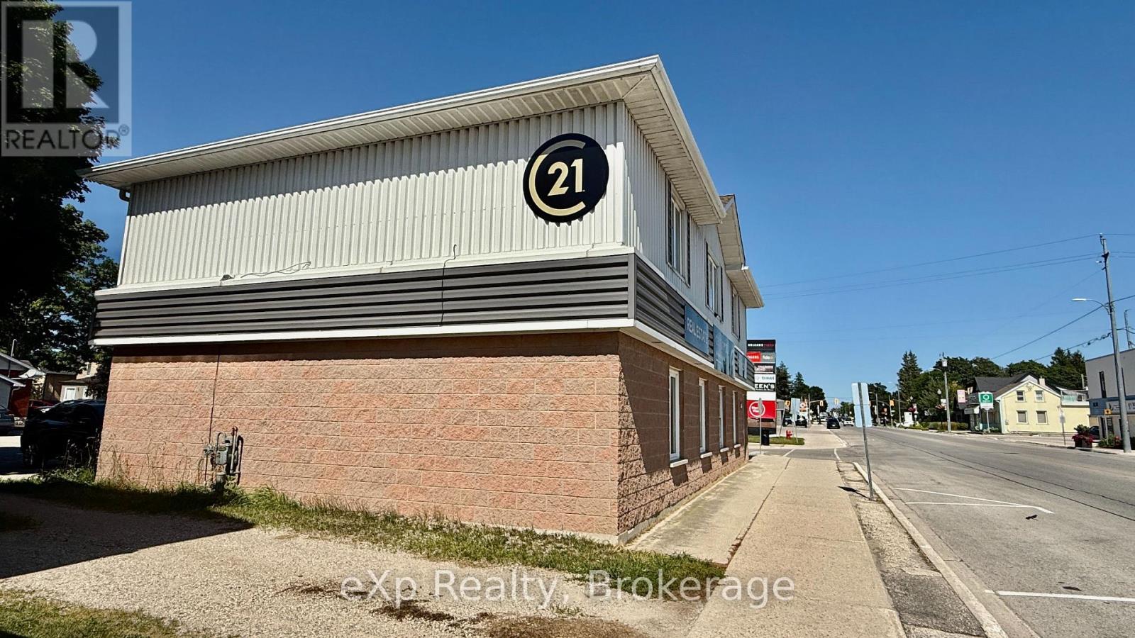414 10th Street, Hanover, Ontario  N4N 1P6 - Photo 3 - X12302742