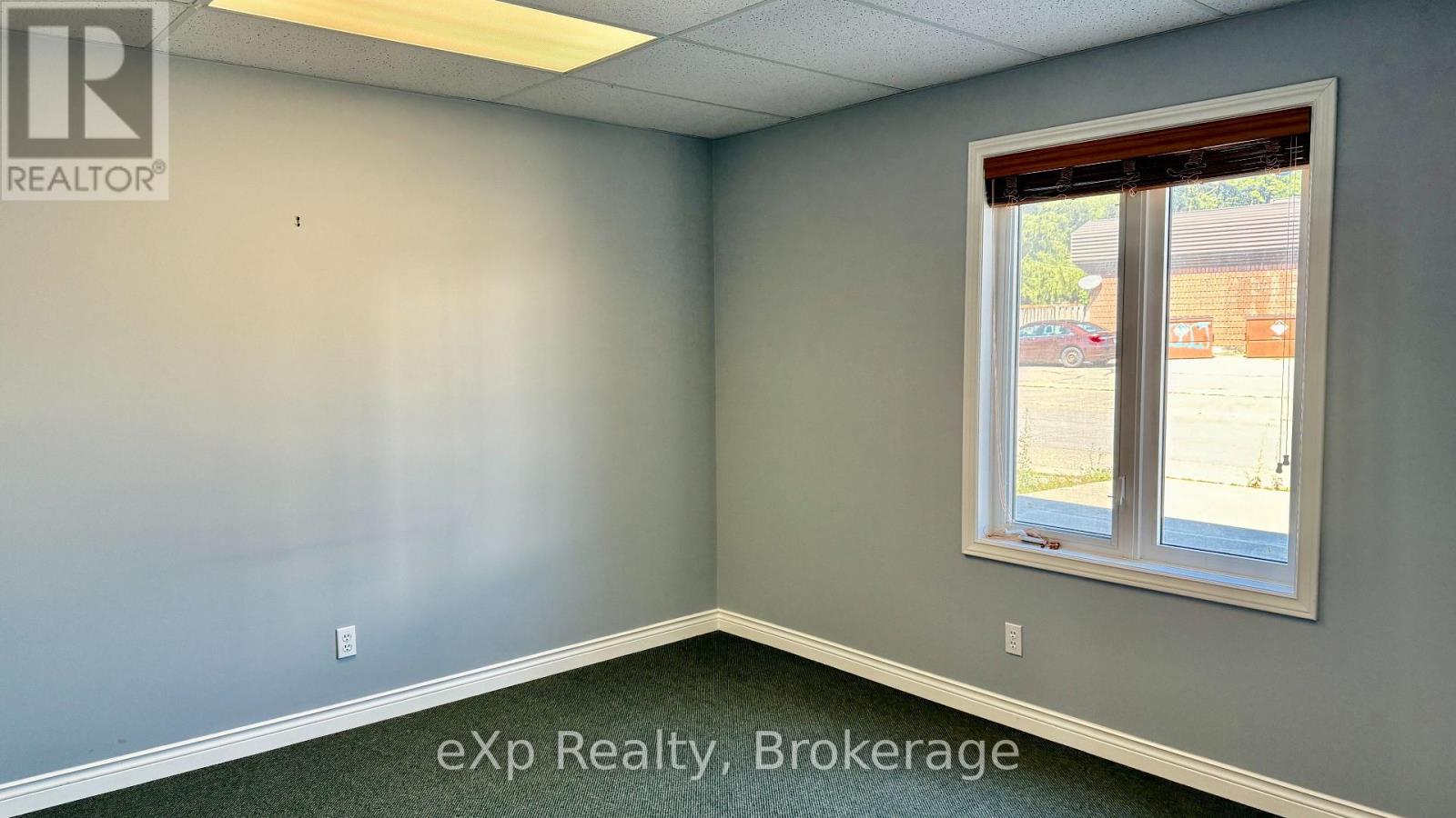 414 10th Street, Hanover, Ontario  N4N 1P6 - Photo 4 - X12302742