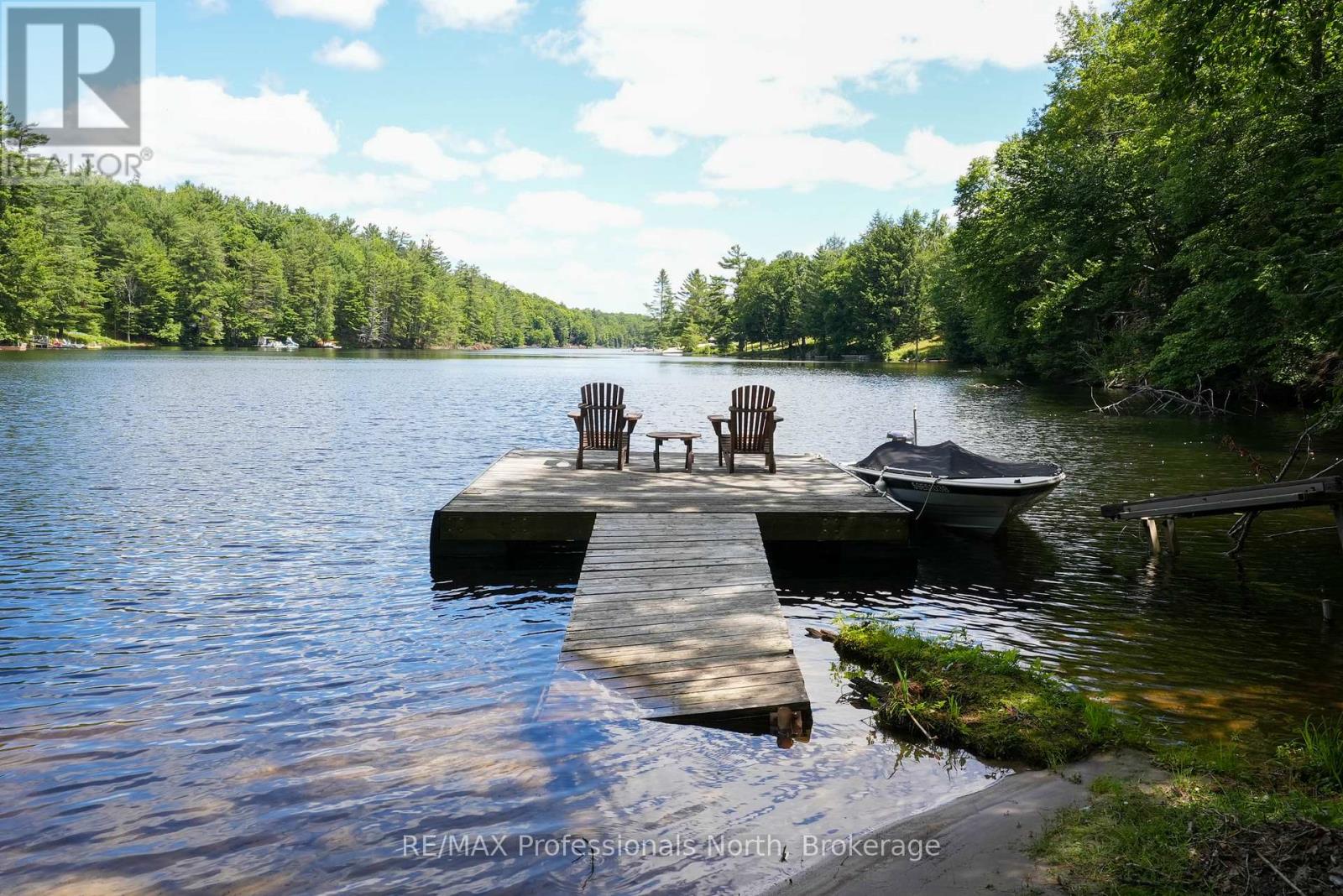 1073 Ward Lane N, Bracebridge, Ontario  P1L 1X1 - Photo 2 - X12302746