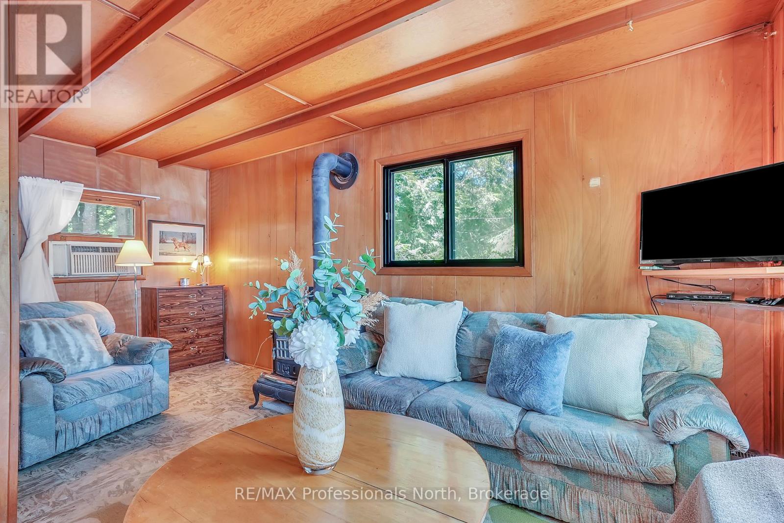 1073 Ward Lane N, Bracebridge, Ontario  P1L 1X1 - Photo 22 - X12302746