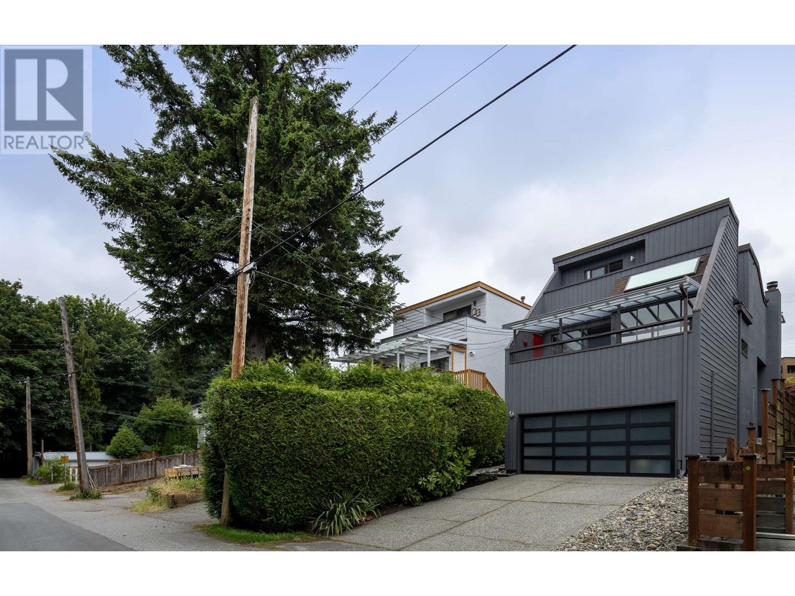 Property at 1915 CHESTERFIELD AVENUE image 3