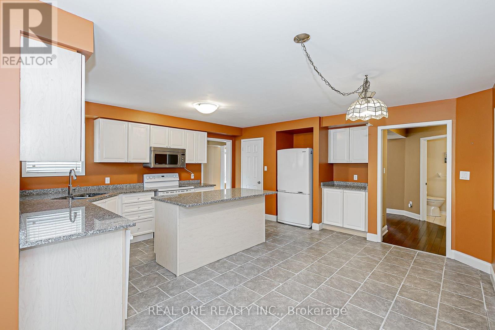 493 Sandalwood Court, Oshawa, Ontario  L1G 7X9 - Photo 16 - E12301221