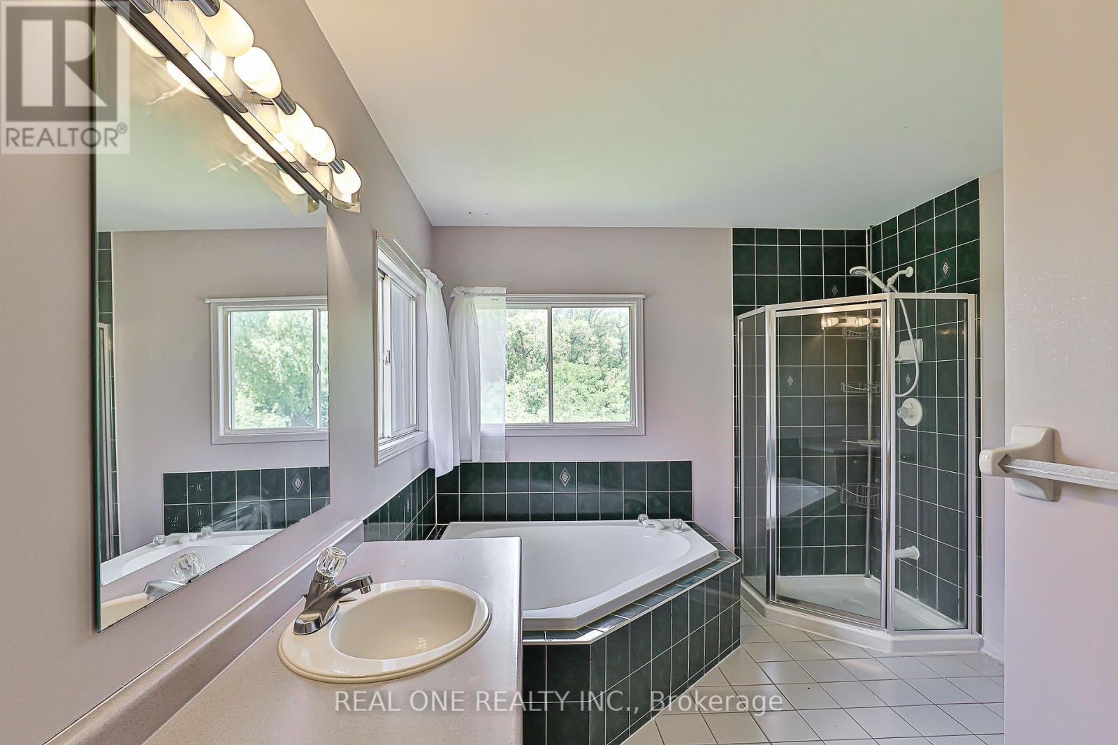 493 Sandalwood Court, Oshawa, Ontario  L1G 7X9 - Photo 32 - E12301221