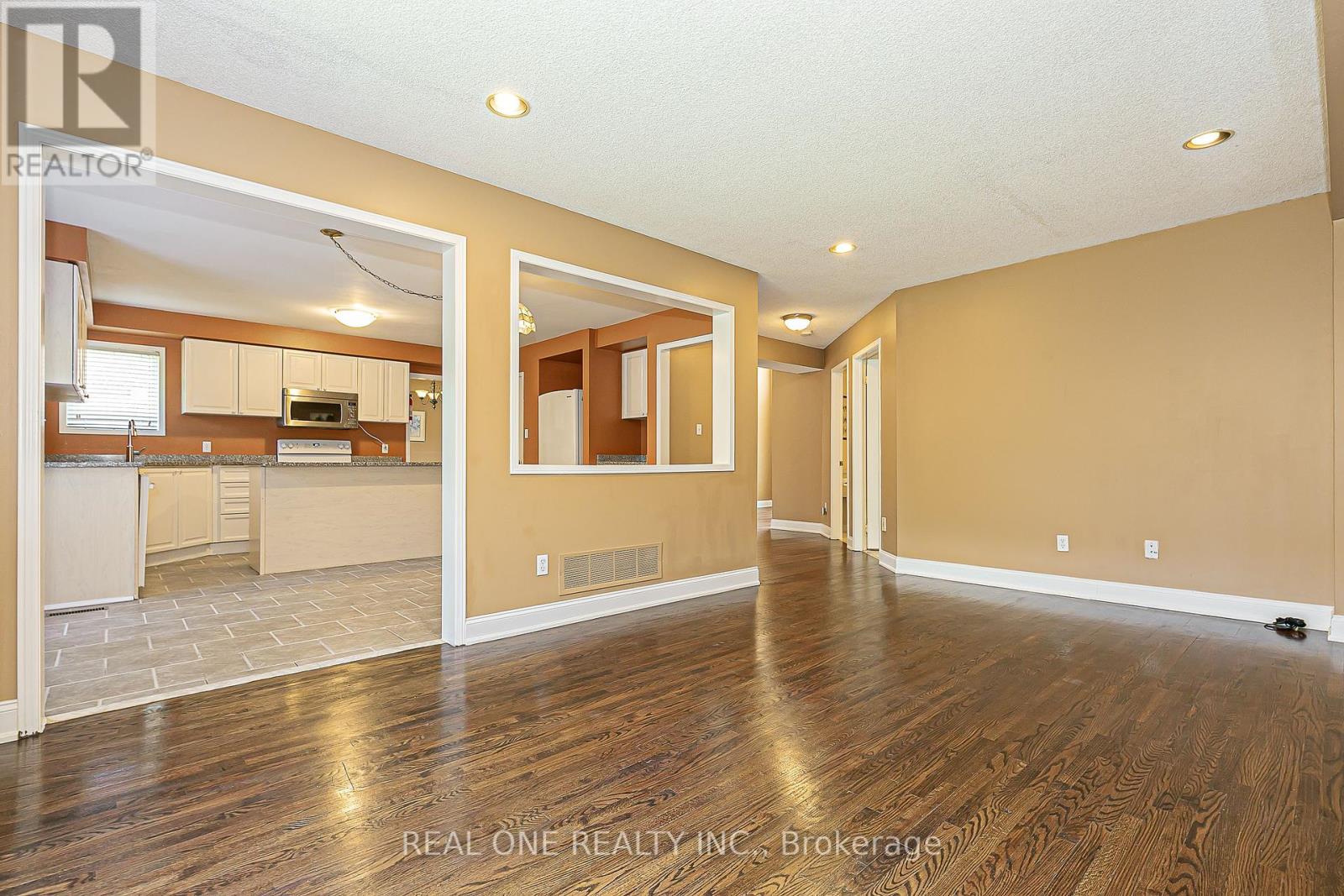 493 Sandalwood Court, Oshawa, Ontario  L1G 7X9 - Photo 13 - E12301221