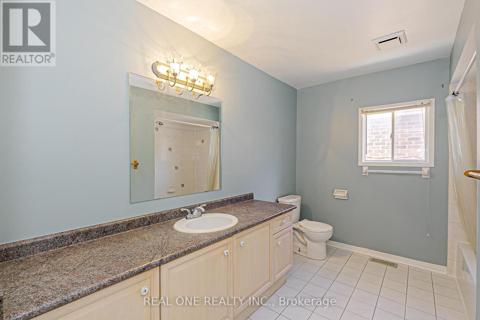 493 Sandalwood Court, Oshawa, Ontario  L1G 7X9 - Photo 37 - E12301221