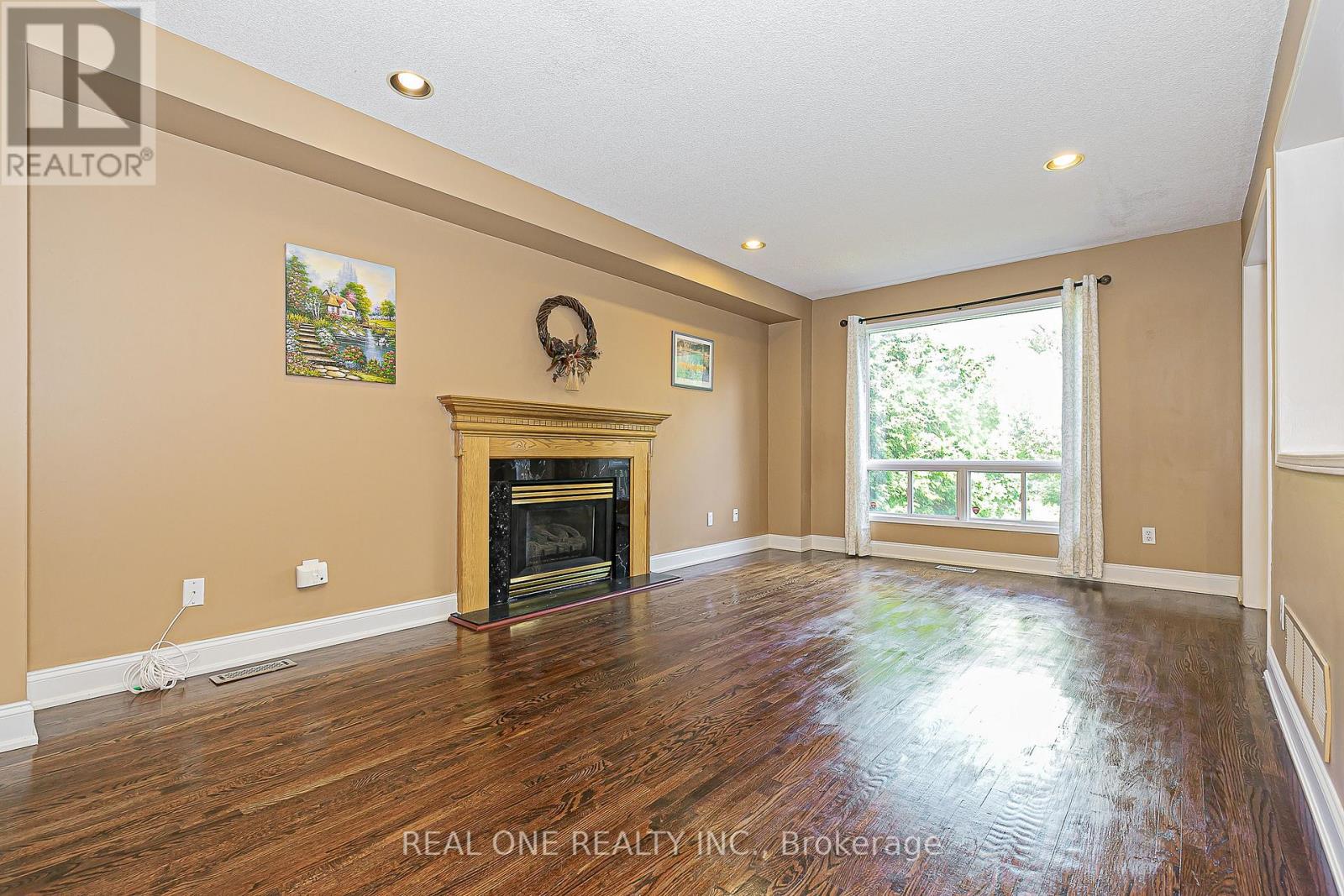 493 Sandalwood Court, Oshawa, Ontario  L1G 7X9 - Photo 11 - E12301221