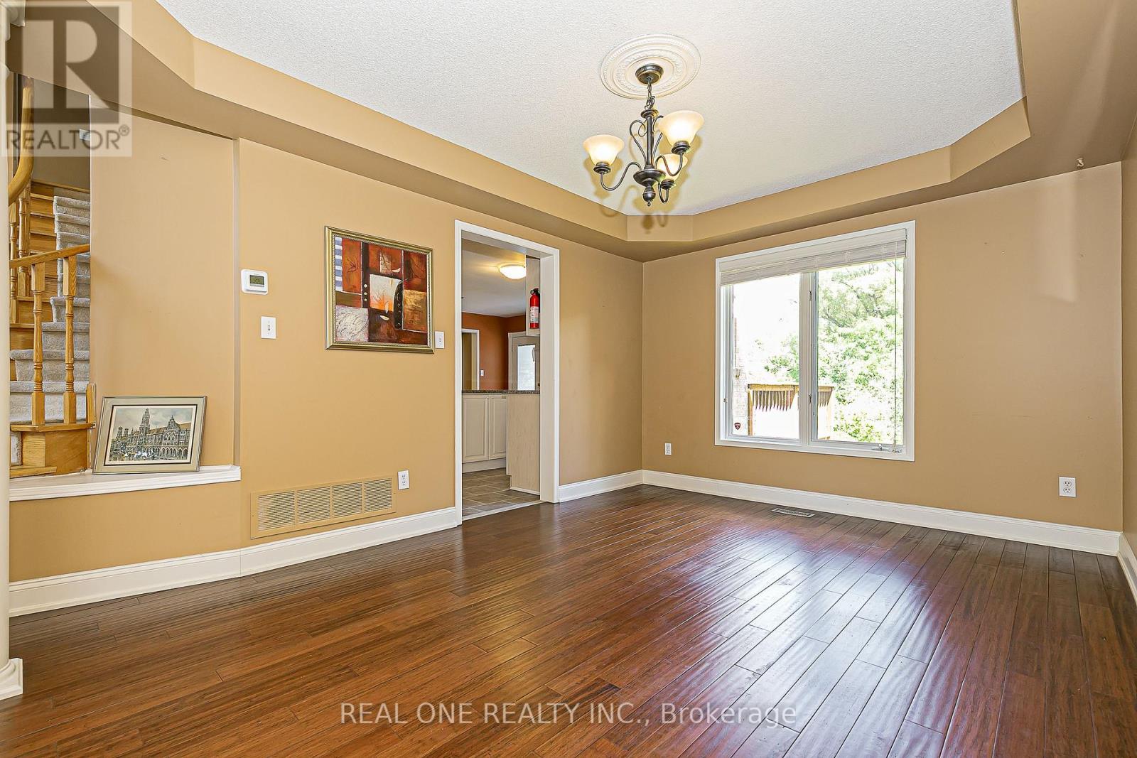 493 Sandalwood Court, Oshawa, Ontario  L1G 7X9 - Photo 8 - E12301221