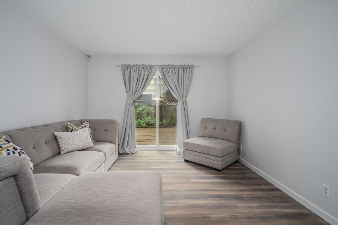 Property at 14522 92 AVENUE image 3