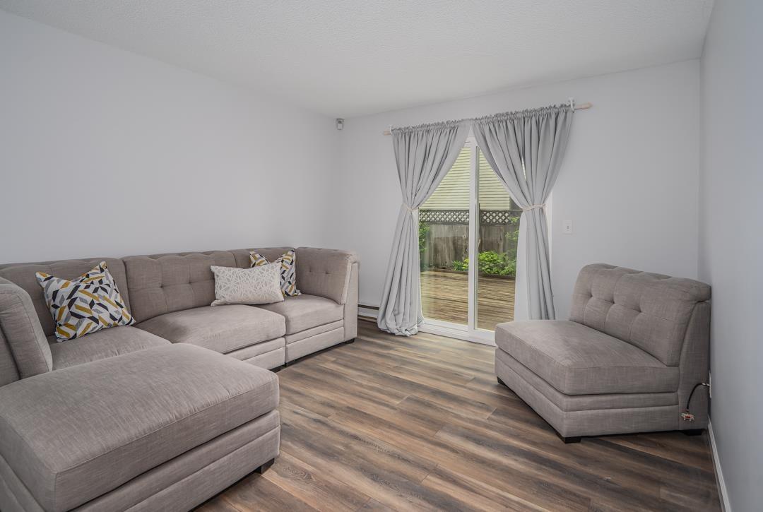 Property at 14522 92 AVENUE image 4