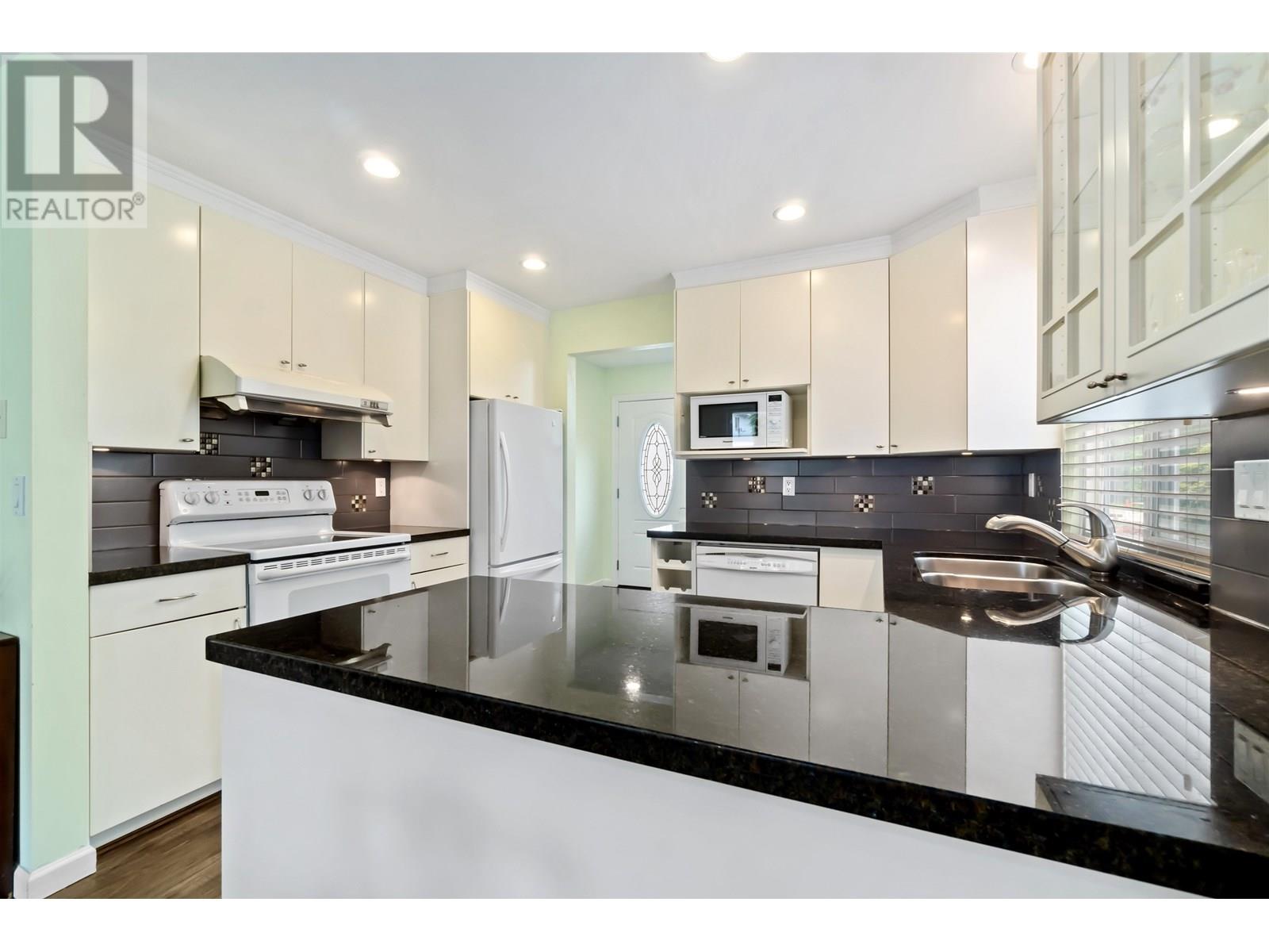 Property at 1781 SUFFOLK AVENUE image 3