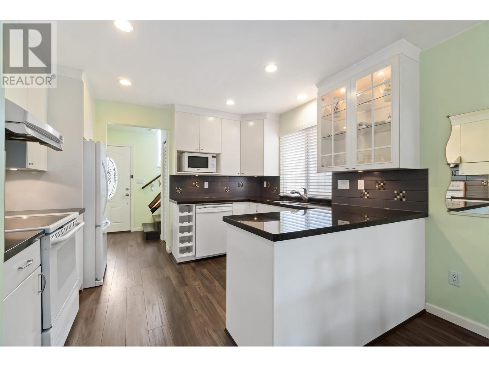 Property at 1781 SUFFOLK AVENUE image 2