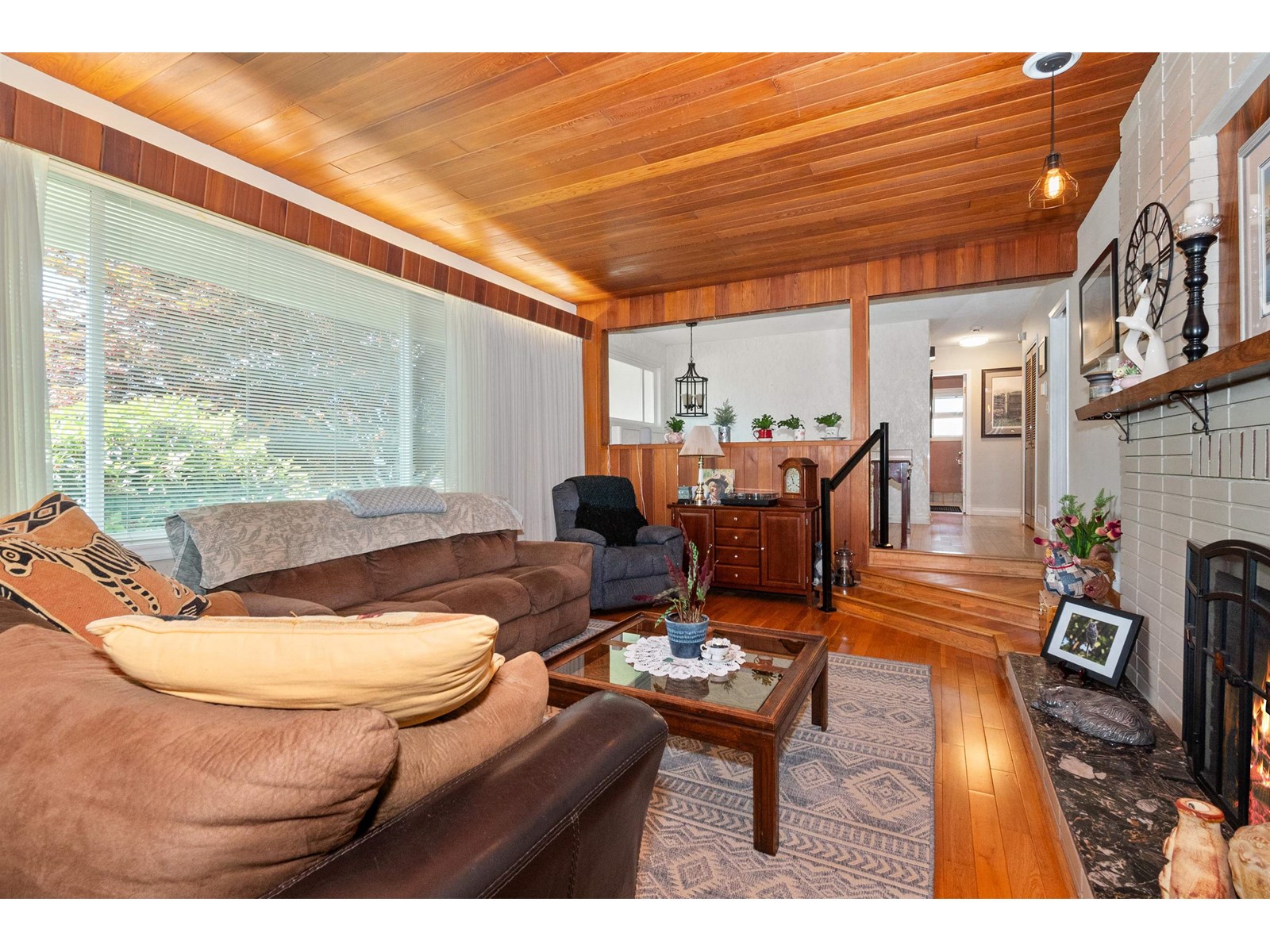 Property at 10118 BONAVISTA STREET image 4