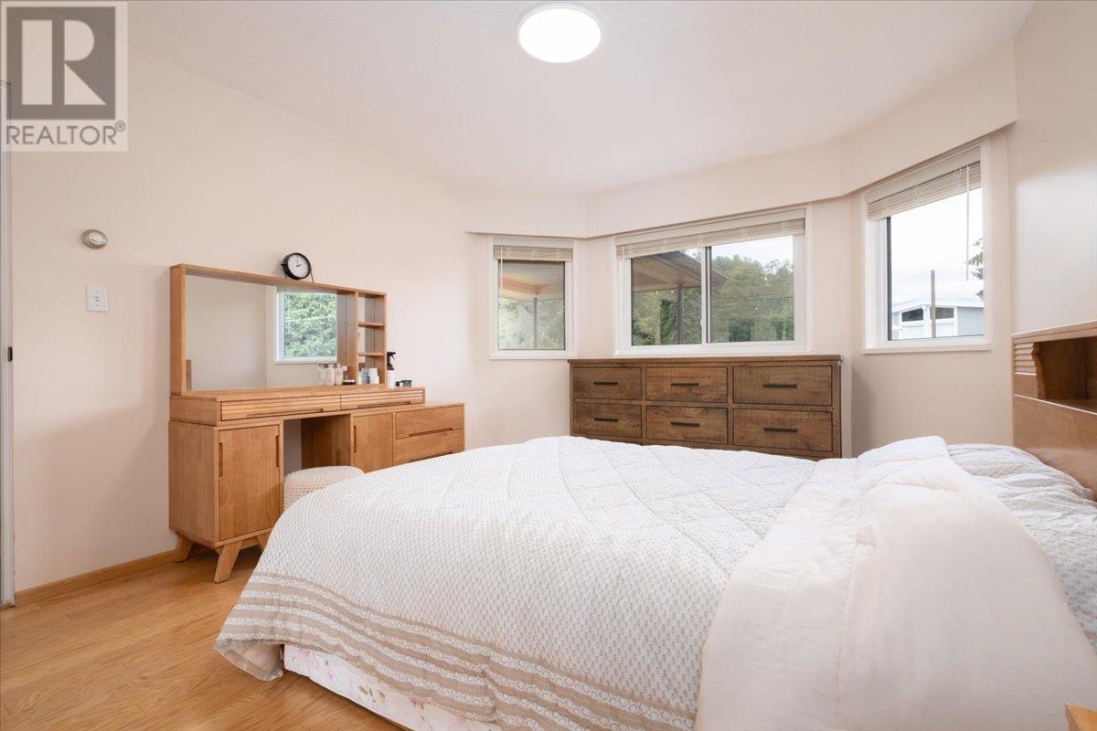 7101 Curtis Street, Burnaby, British Columbia  V5A 1J7 - Photo 13 - R3025006