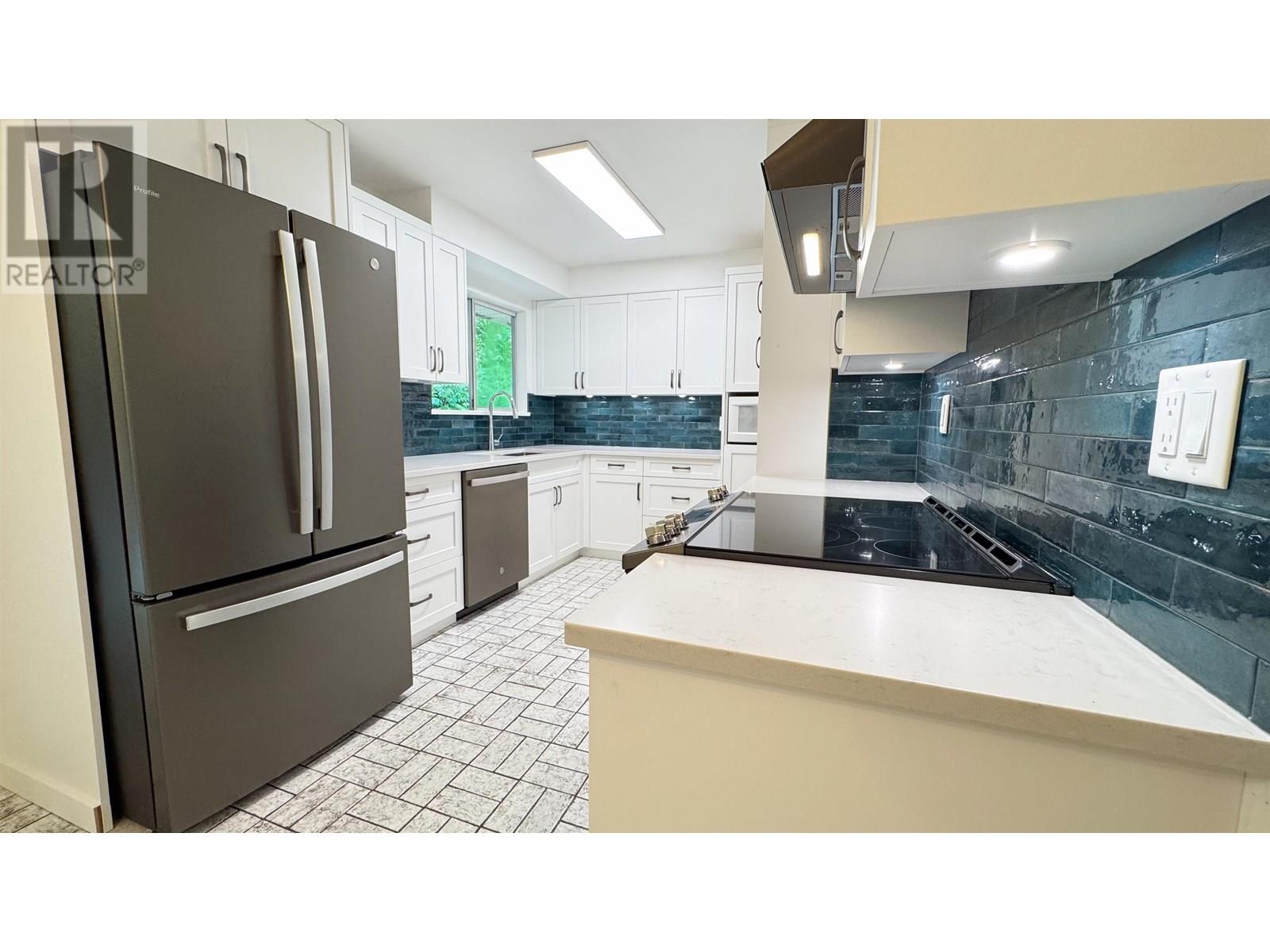 646 Claremont Street, Coquitlam, British Columbia  V3J 3T4 - Photo 6 - R3027646