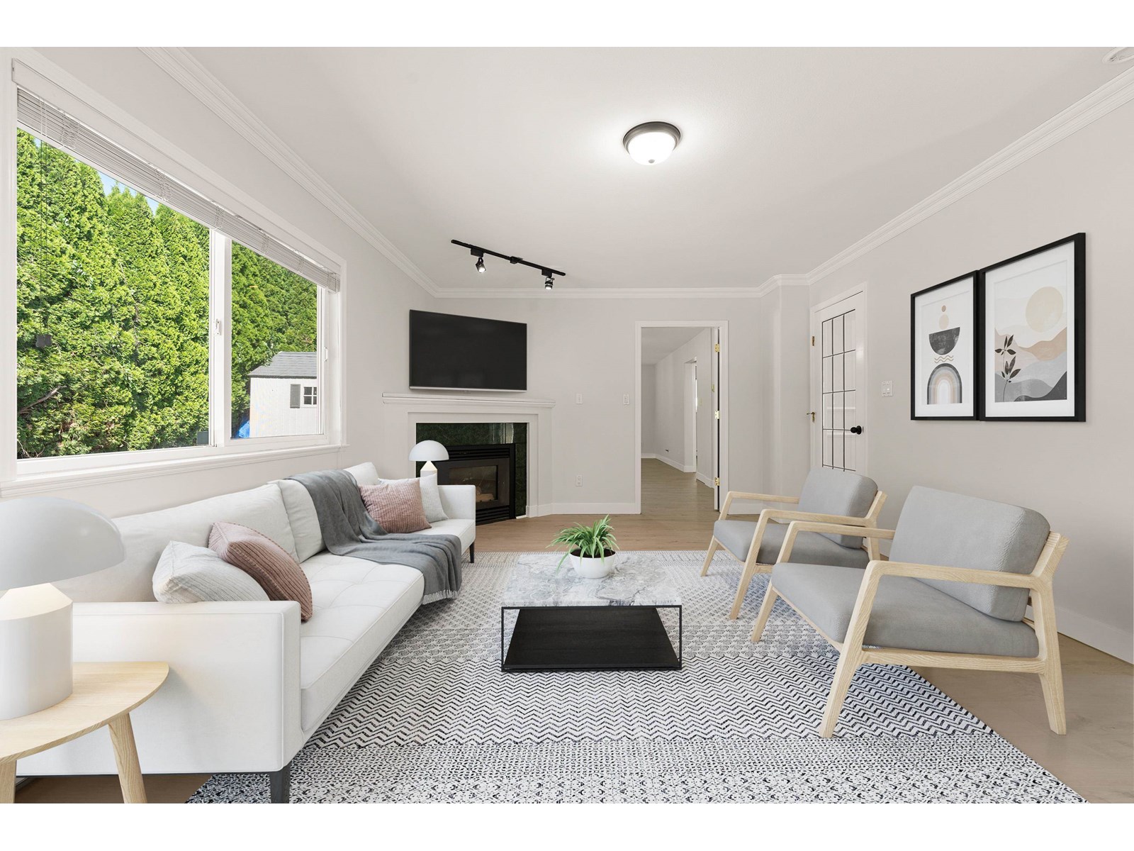 Property at 15661 82A AVENUE image 2