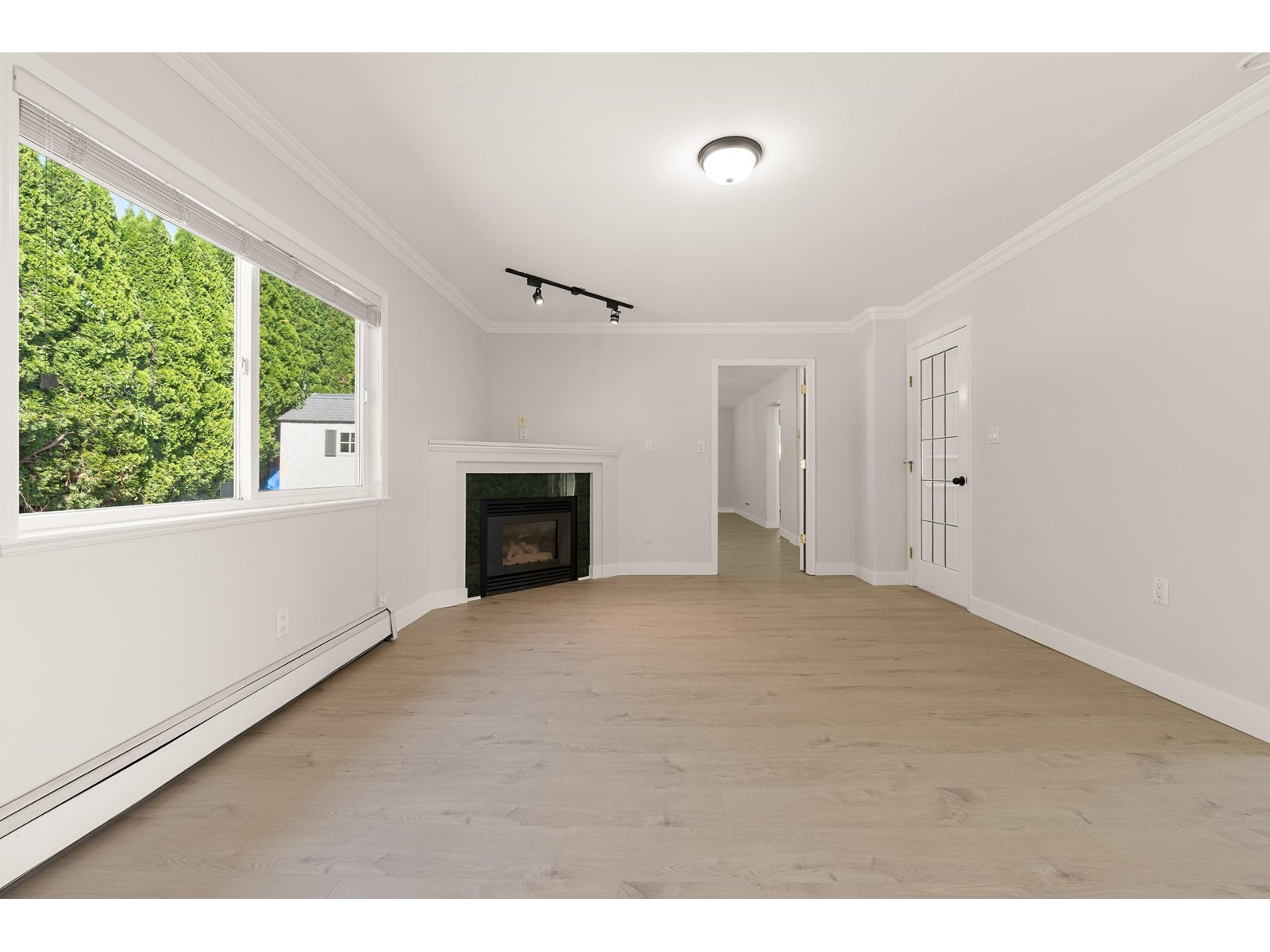 Property at 15661 82A AVENUE image 3