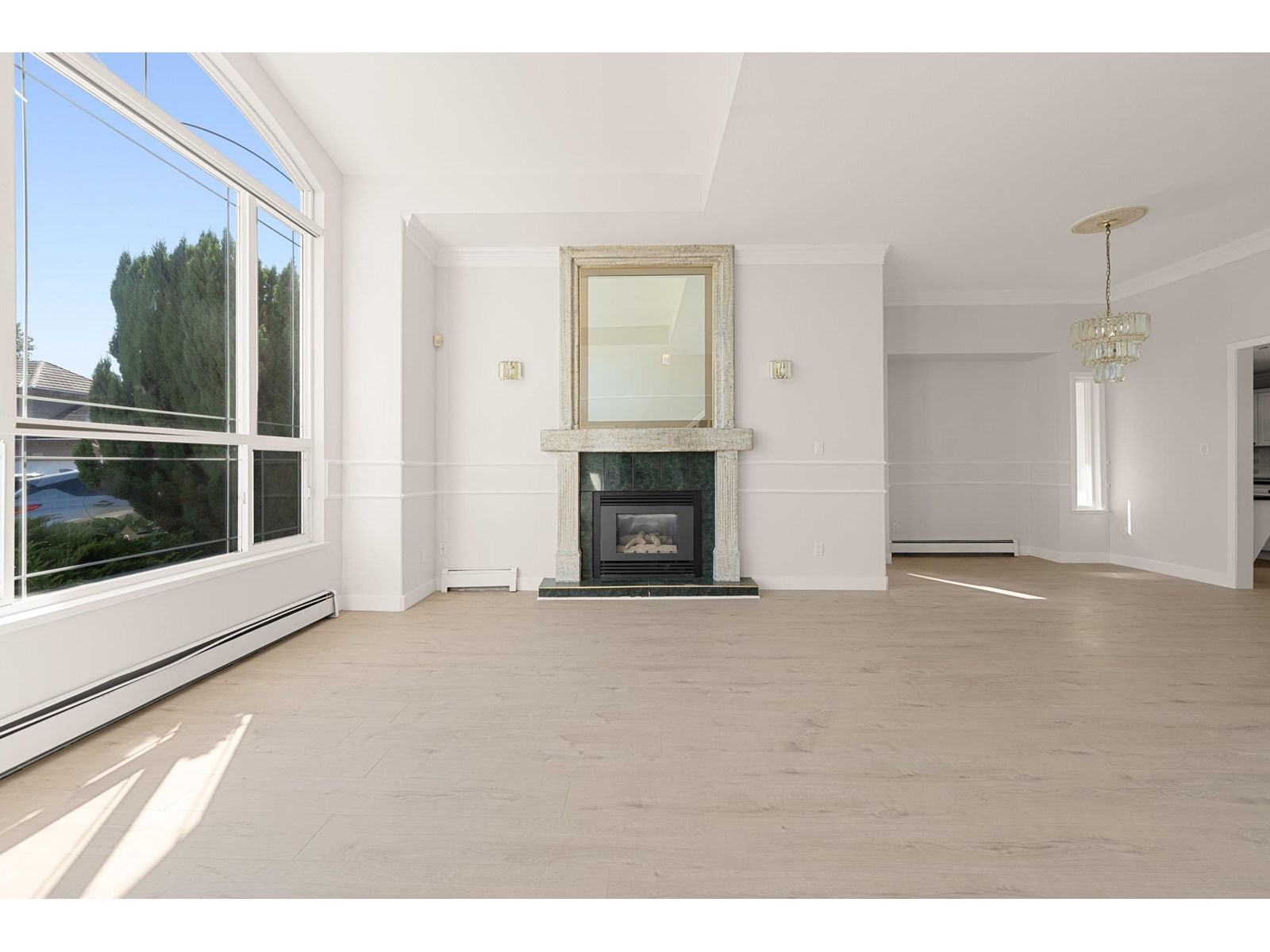 Property at 15661 82A AVENUE image 5