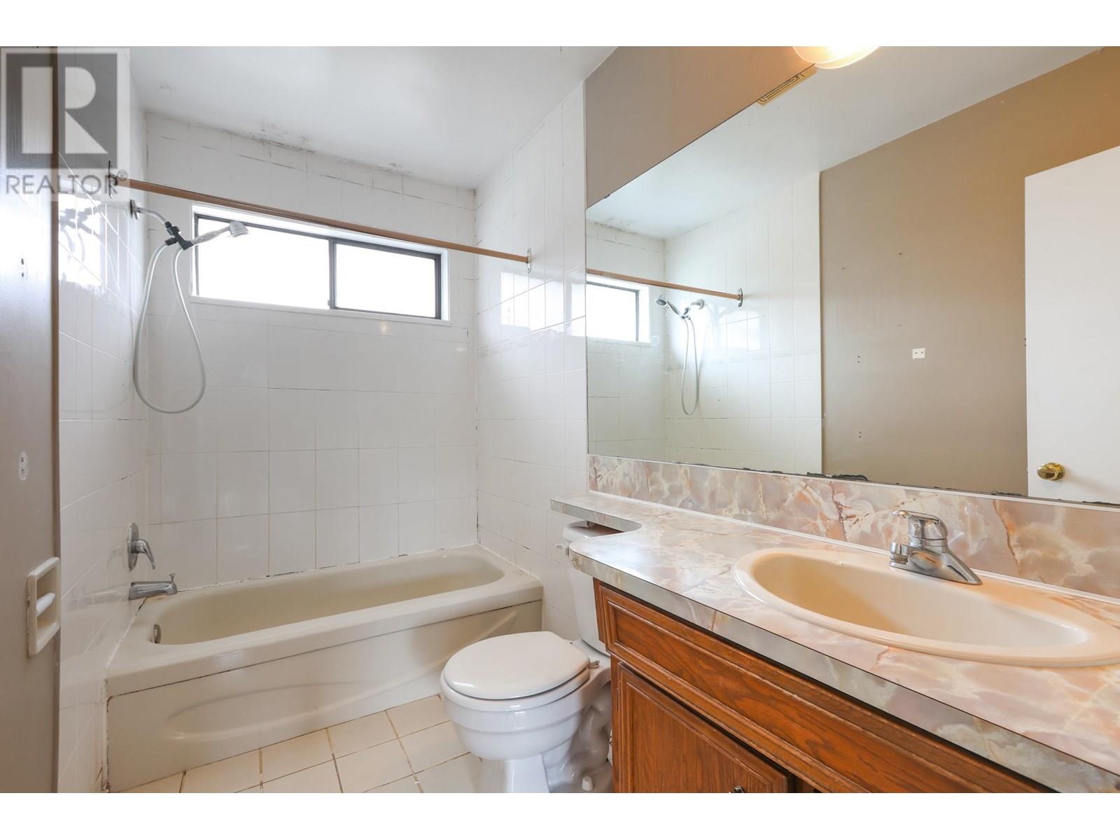 9811 Gilbert Crescent, Richmond, British Columbia  V7E 1H7 - Photo 16 - R3028510