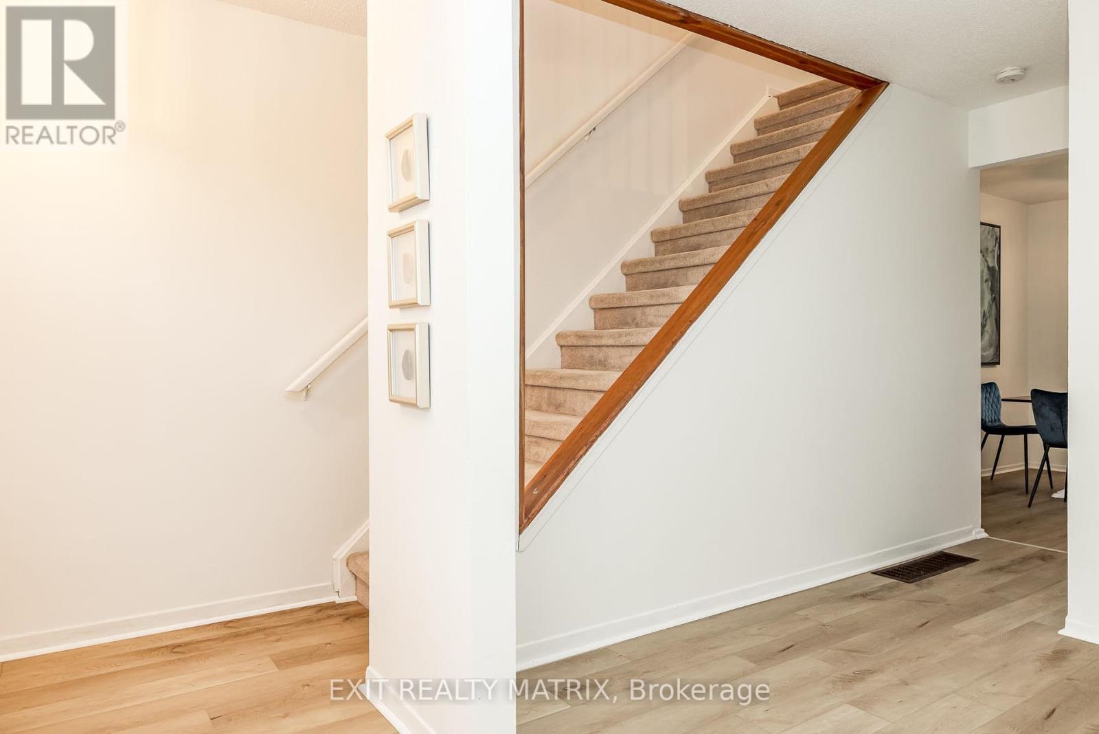 968 Meadowlands Drive, Ottawa, Ontario  K2C 0K3 - Photo 14 - X12302886