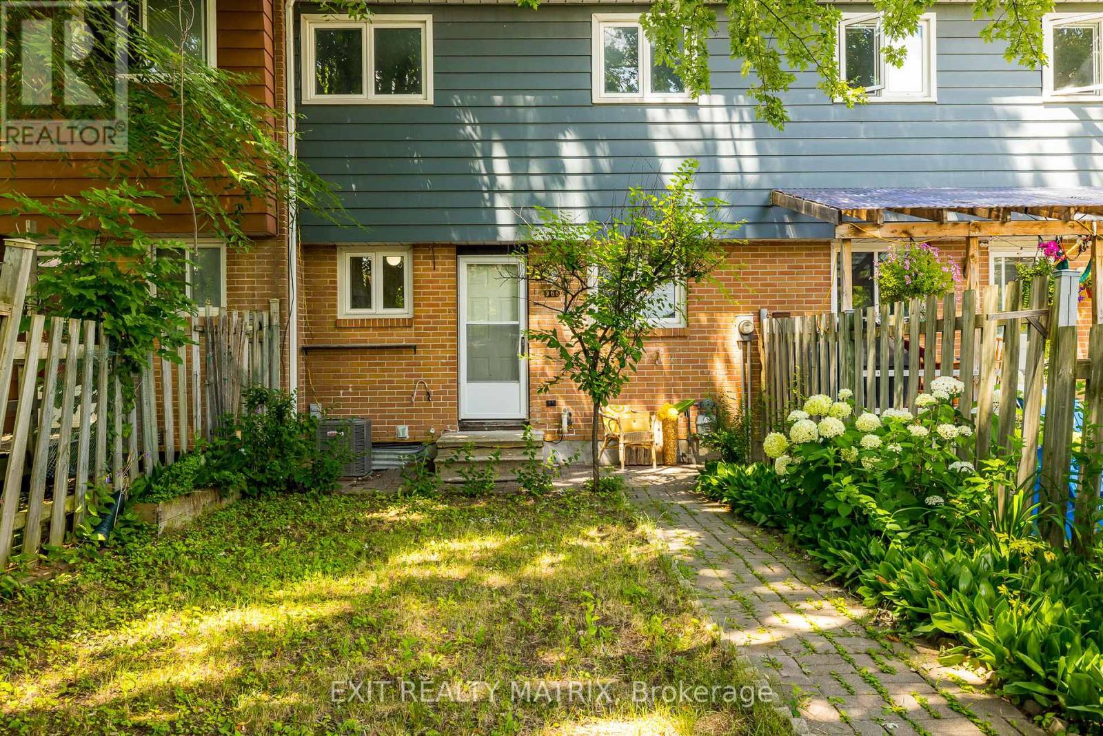 968 Meadowlands Drive, Ottawa, Ontario  K2C 0K3 - Photo 34 - X12302886
