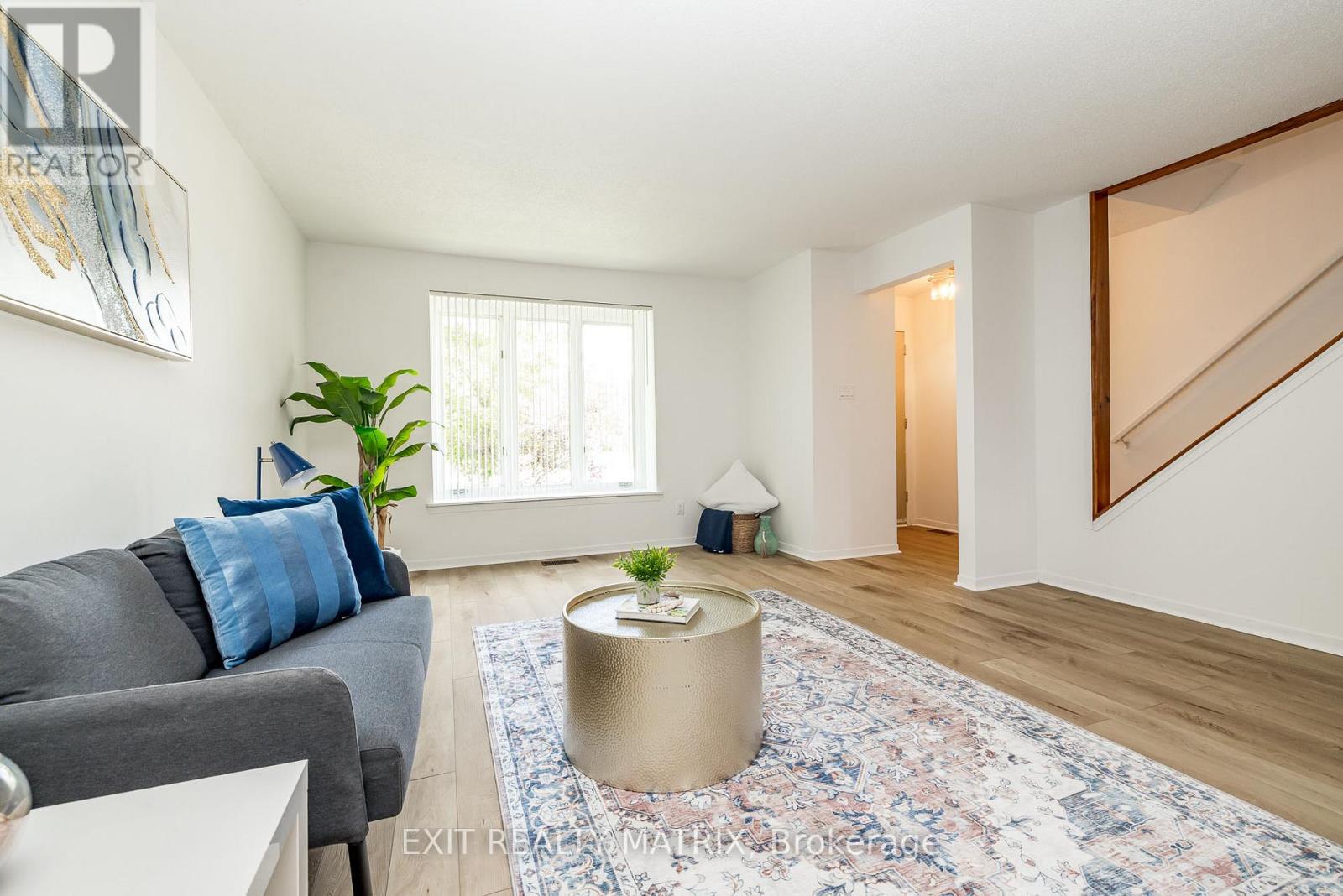 968 Meadowlands Drive, Ottawa, Ontario  K2C 0K3 - Photo 7 - X12302886