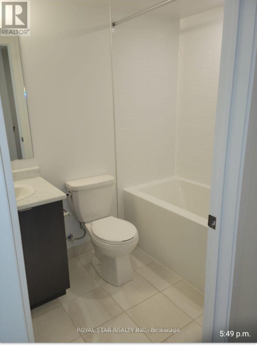 203 - 90 Canon Jackson Drive, Toronto, Ontario  M6M 0C1 - Photo 6 - W12289094