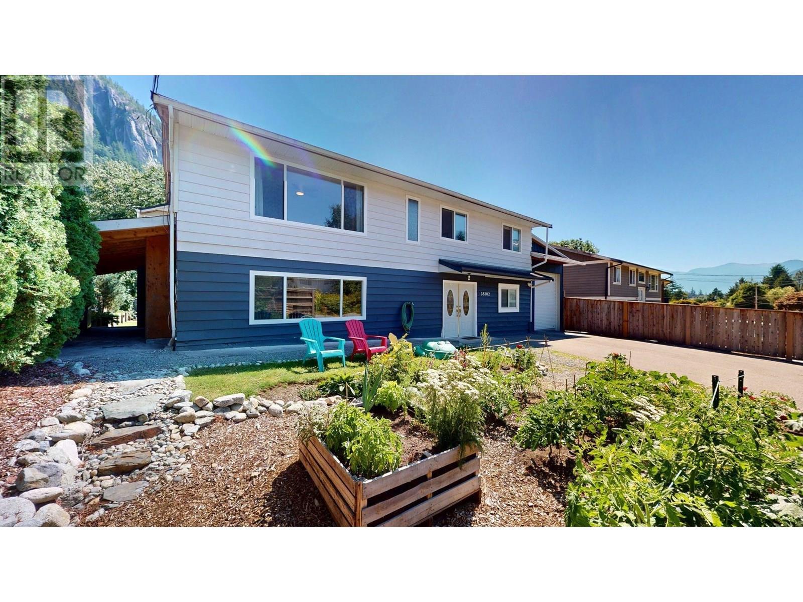 Property at 38302 HEMLOCK AVENUE image 3
