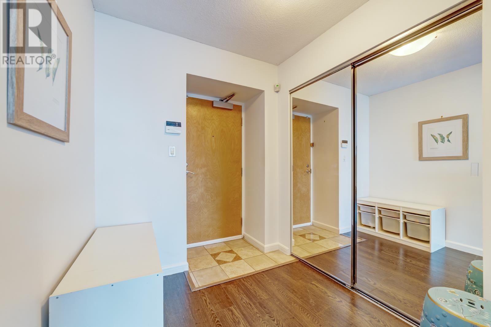 Listing Picture 14 of 23 : 2103 6088 WILLINGDON AVENUE, Burnaby / 本拿比 - 魯藝地產 Yvonne Lu Group - MLS Medallion Club Member