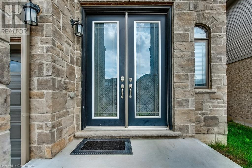 84 Cooke Avenue, Brantford, Ontario  N3T 0S1 - Photo 4 - 40753925