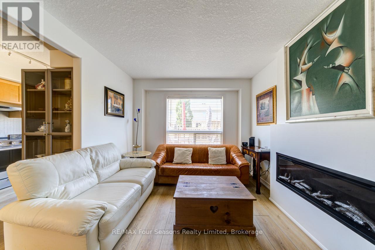 60 Barr Street, Collingwood, Ontario  L9Y 0E6 - Photo 15 - S12302848