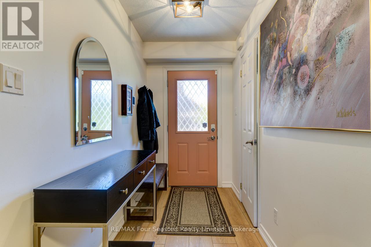 60 Barr Street, Collingwood, Ontario  L9Y 0E6 - Photo 5 - S12302848