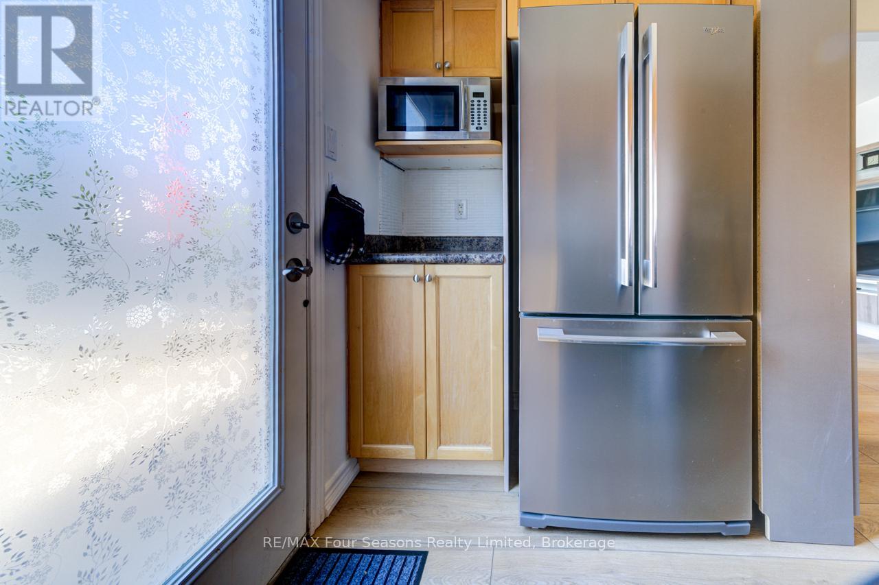 60 Barr Street, Collingwood, Ontario  L9Y 0E6 - Photo 6 - S12302848