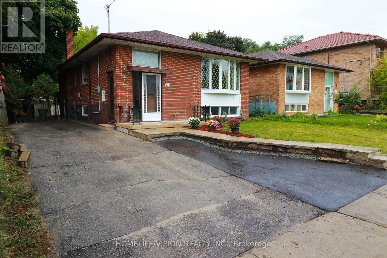 61 LEWISTON ROAD, Toronto, Ontario