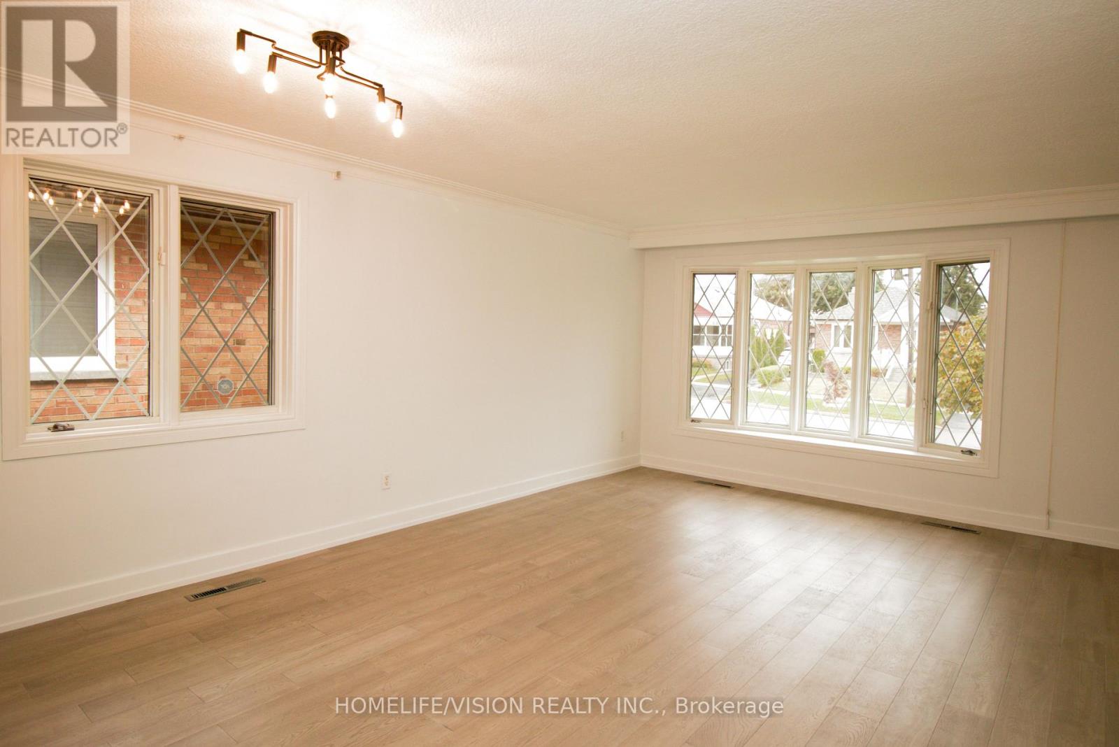 61 Lewiston Road, Toronto, Ontario  M1P 1X8 - Photo 5 - E12302703