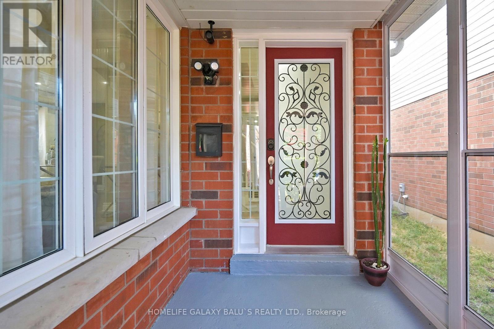 15 Blacksmith Lane, Whitby, Ontario  L1P 1N2 - Photo 4 - E12302773