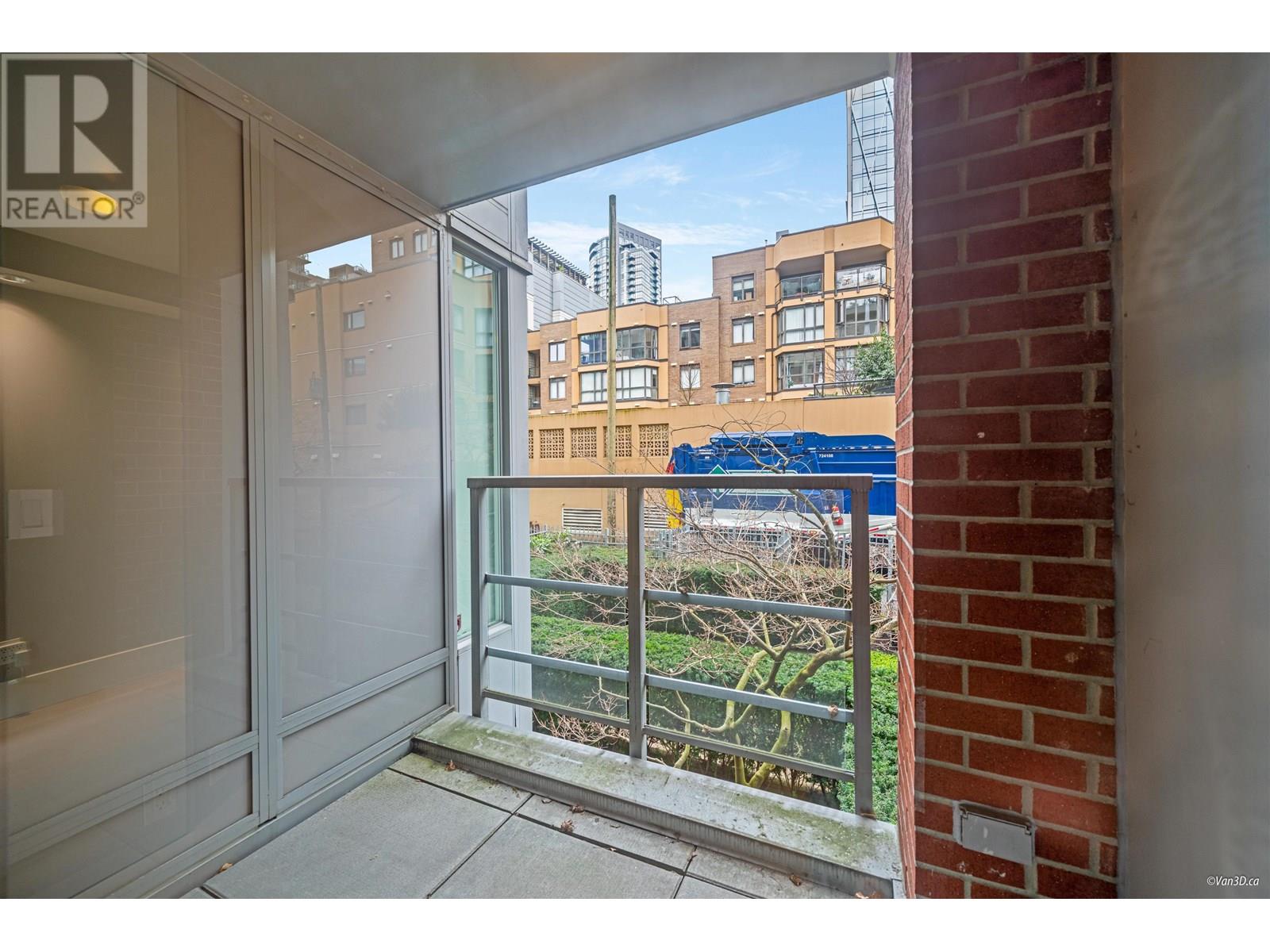 Listing Picture 17 of 27 : 101 1133 HOMER STREET, Vancouver / 溫哥華 - 魯藝地產 Yvonne Lu Group - MLS Medallion Club Member