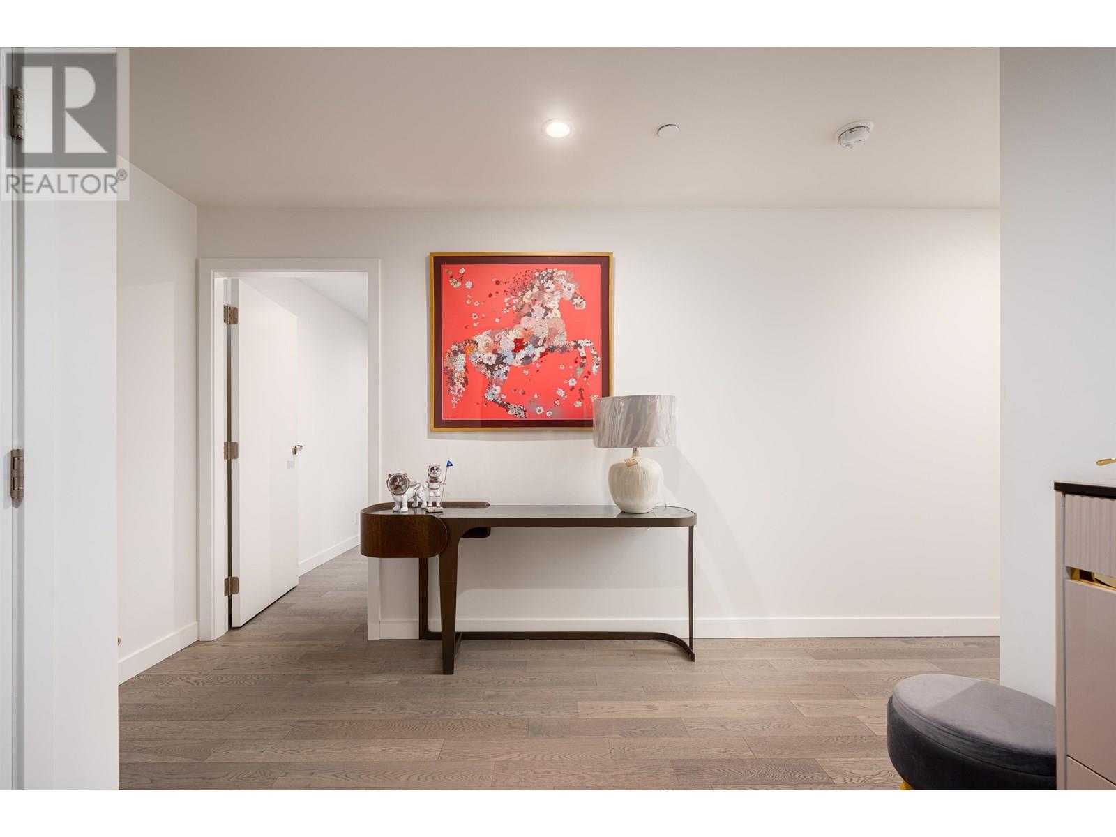 Listing Picture 22 of 34 : 801 6833 PEARSON WAY, Richmond / 烈治文 - 魯藝地產 Yvonne Lu Group - MLS Medallion Club Member