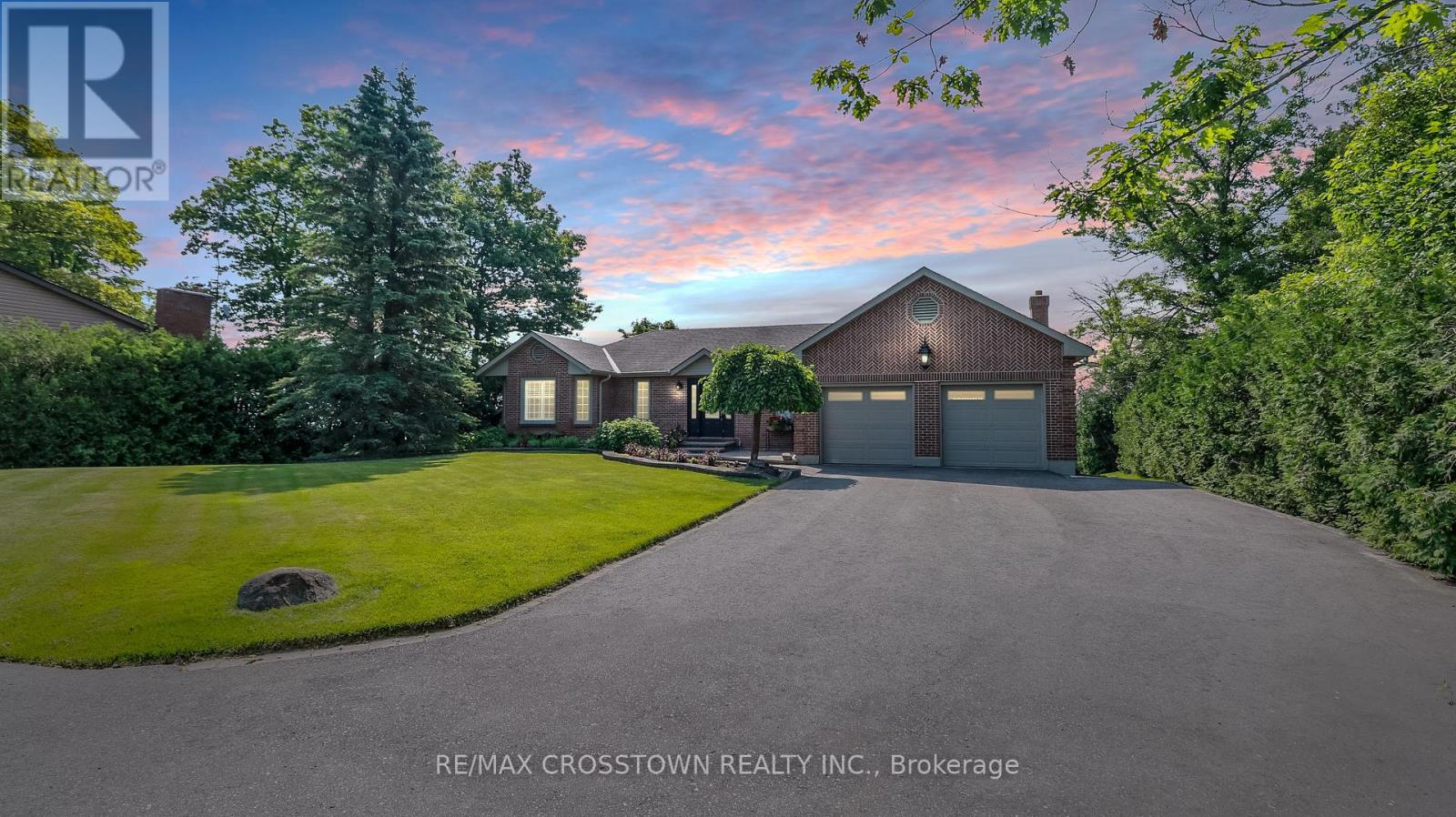 3 Stanley Avenue, Oro-Medonte (Hawkestone), Ontario  L0L 1T0 - Photo 2 - S12302775