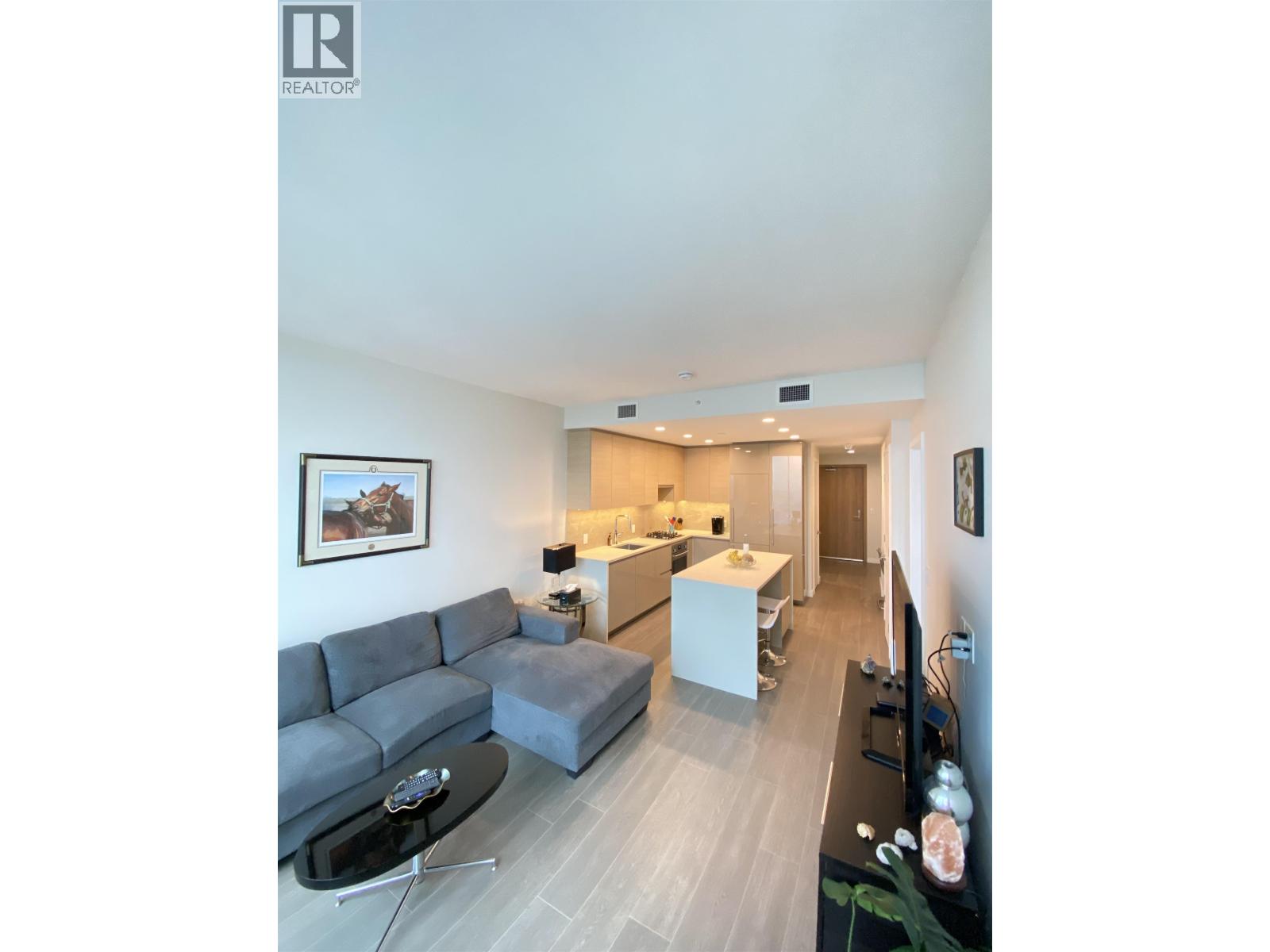 Property at 4409 2186 GILMORE AVENUE image 4