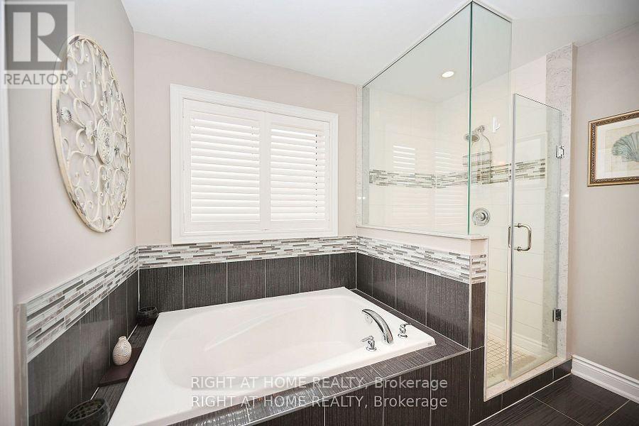 371 Hincks Drive, Milton, Ontario  L9T 8T9 - Photo 10 - W12302803