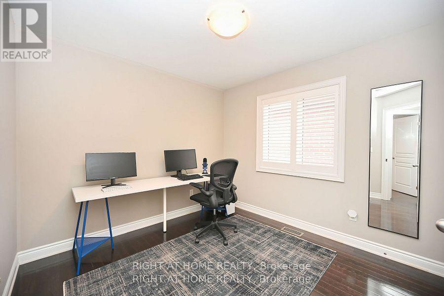 371 Hincks Drive, Milton, Ontario  L9T 8T9 - Photo 14 - W12302803