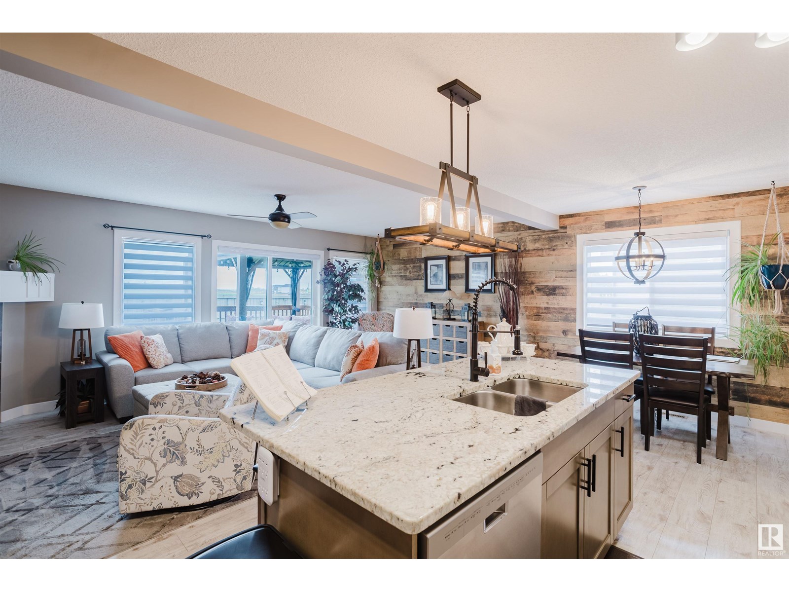 Property at 4724 67 ST image 3