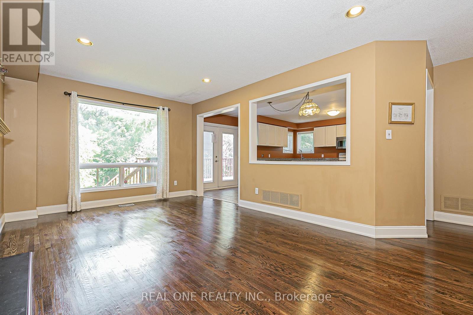 493 Sandalwood Court, Oshawa, Ontario  L1G 7X9 - Photo 12 - E12301315