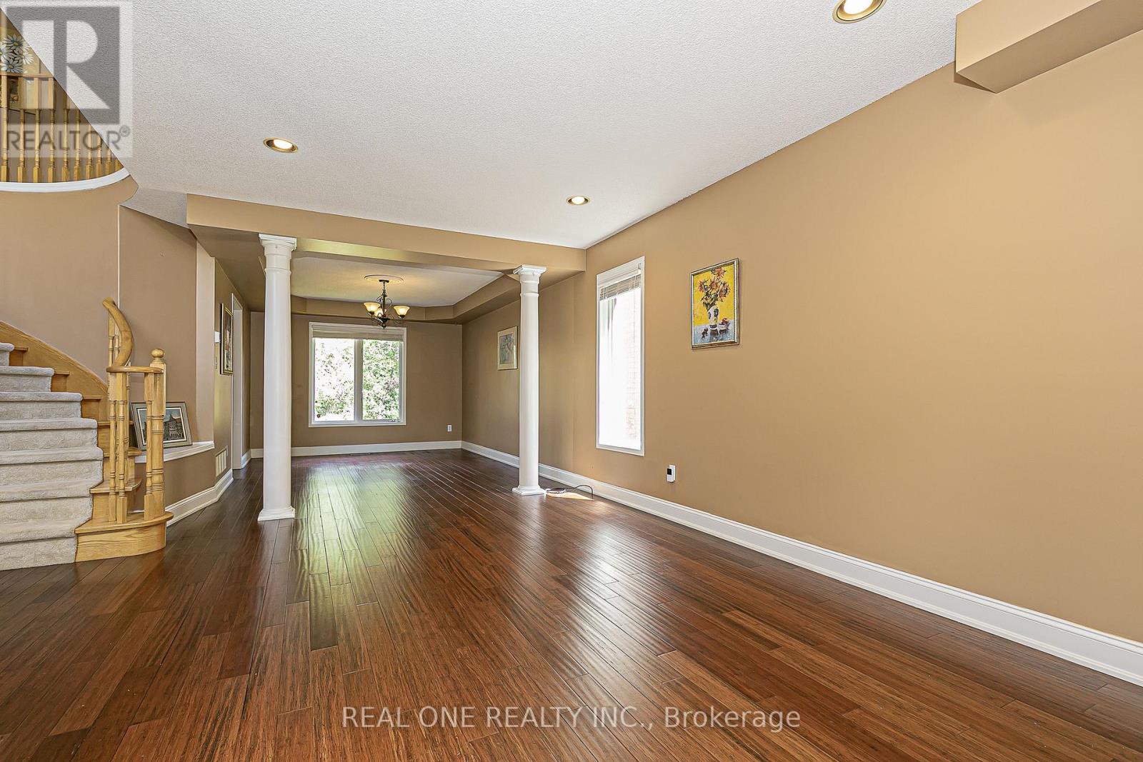493 Sandalwood Court, Oshawa, Ontario  L1G 7X9 - Photo 7 - E12301315