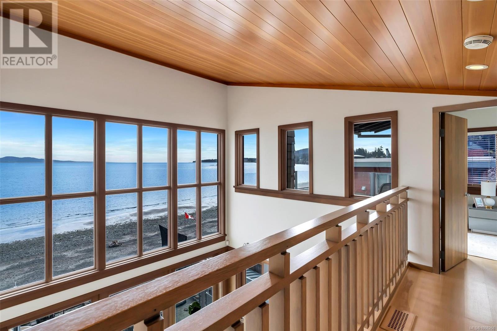 Property at 5073 Cordova Bay Rd image 3