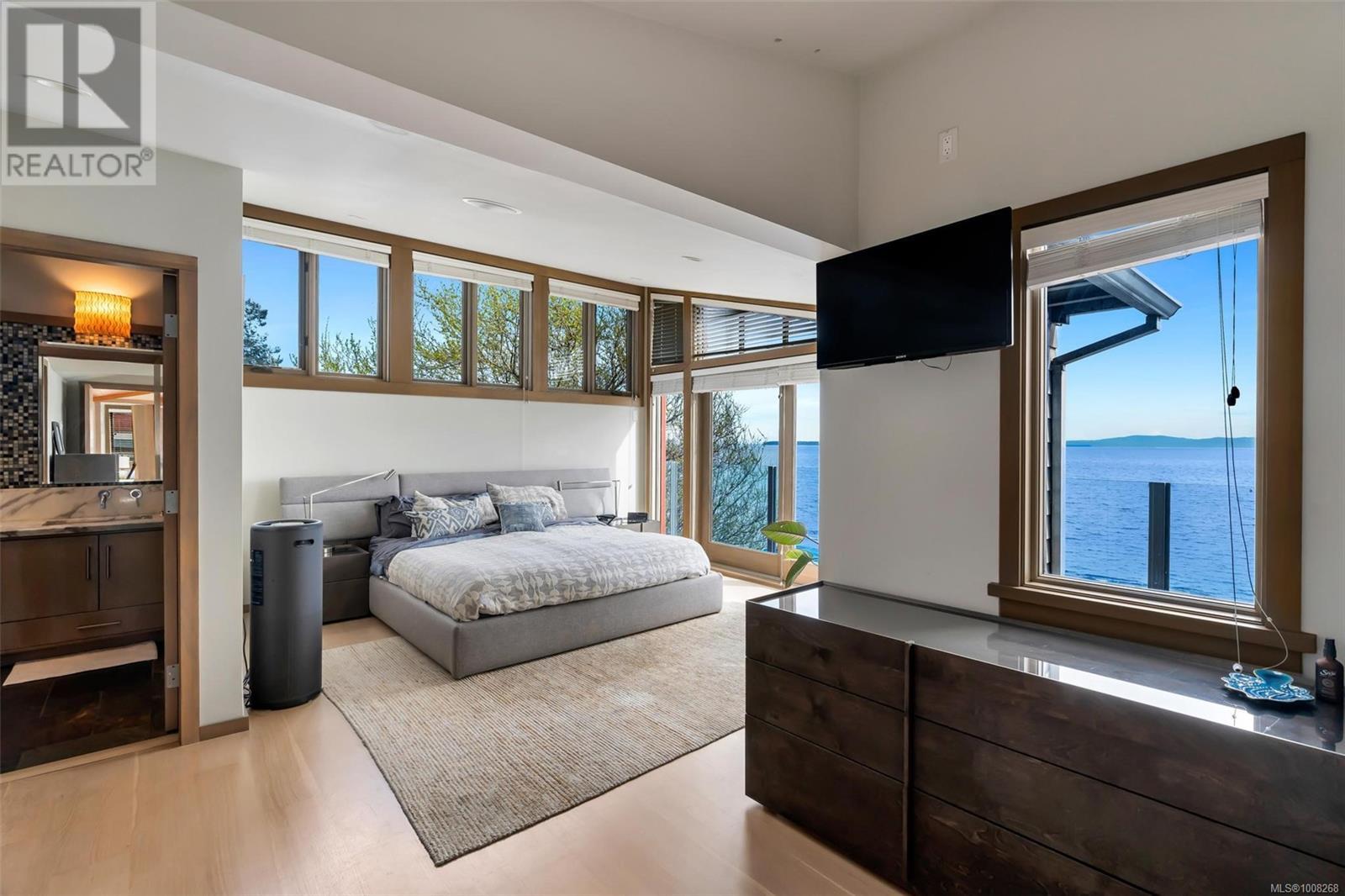 Property at 5073 Cordova Bay Rd image 4