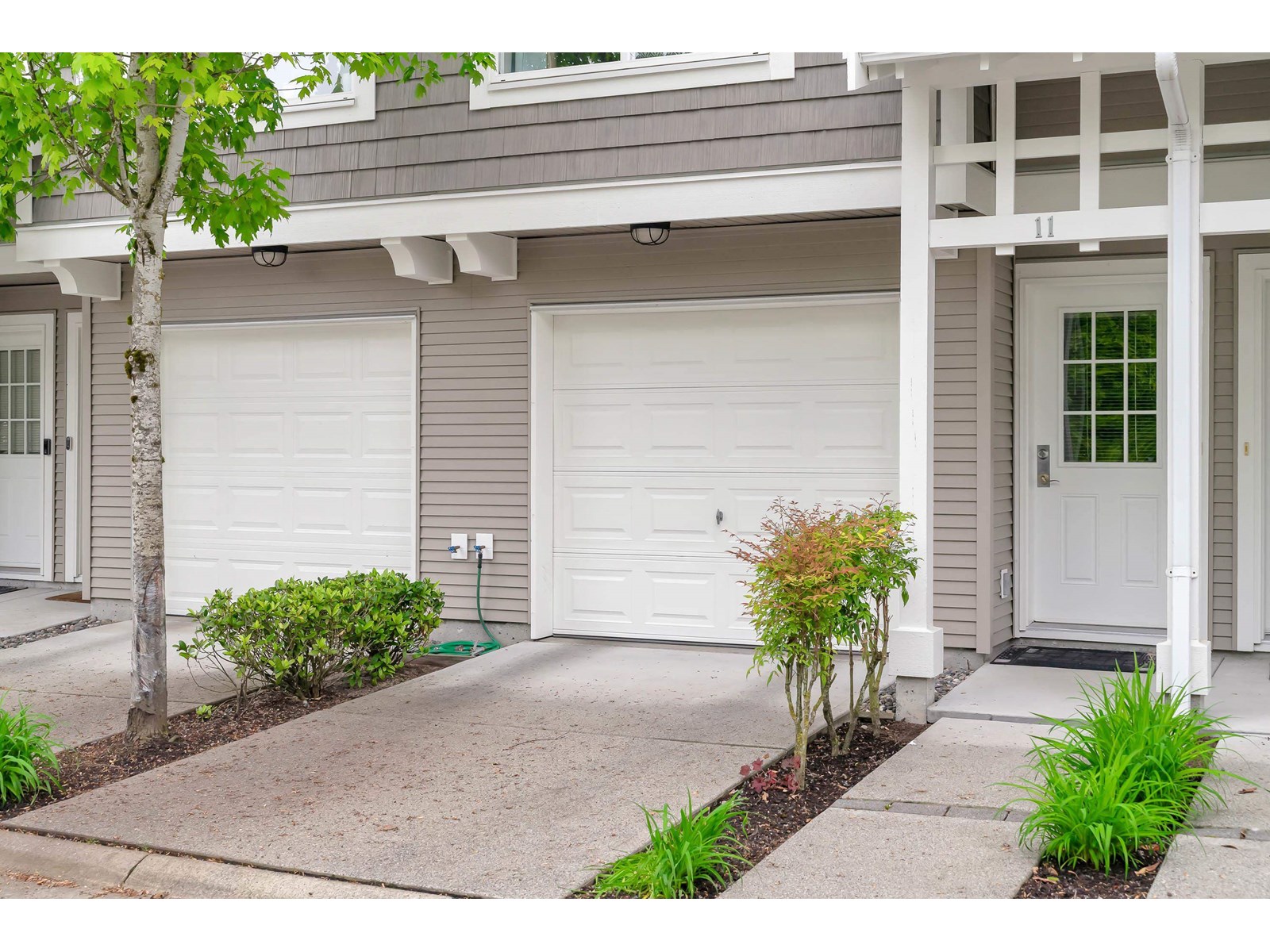 Property at 11 2729 158 STREET image 1
